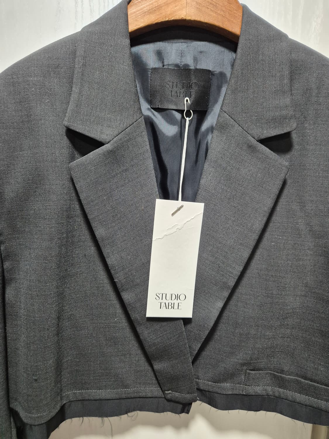 (세일)(새상품)스튜디오테이블 크롭 자켓 차콜 상품이미지5