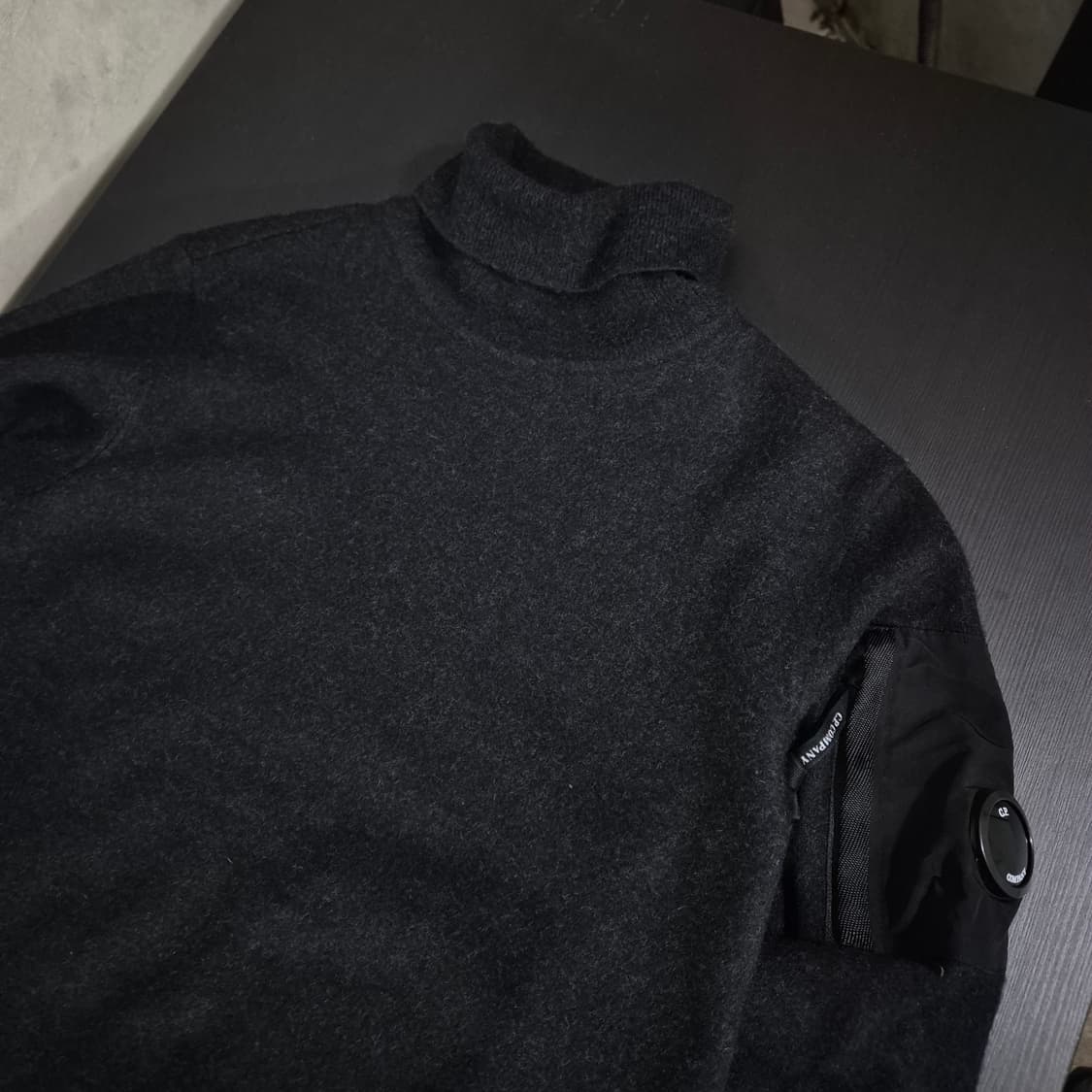 C.P. 컴퍼니 렌즈 니트 터틀넥 100사이즈 상품이미지2