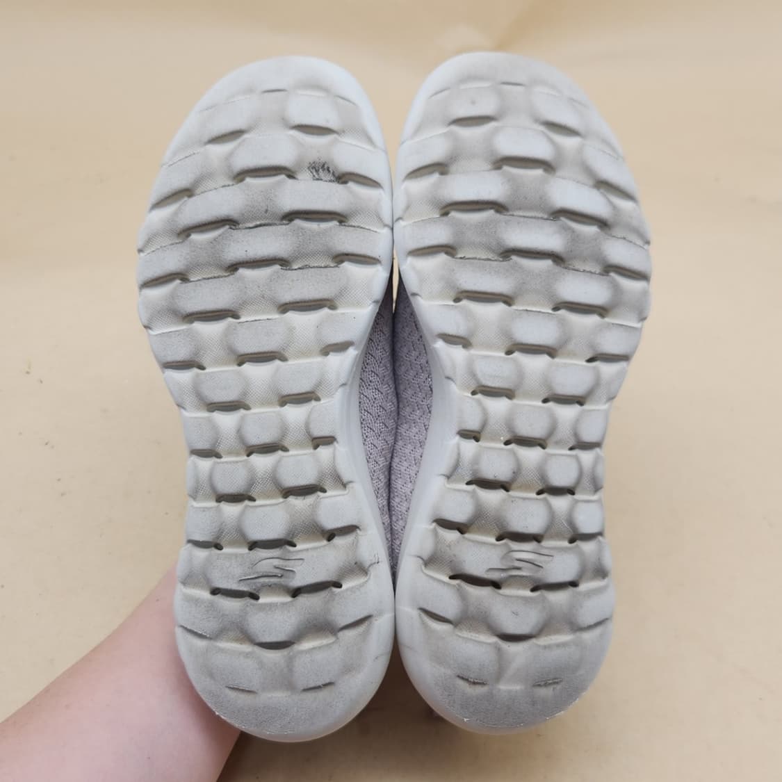 스케쳐스 고워크 여성 슬립온 225 상품이미지3