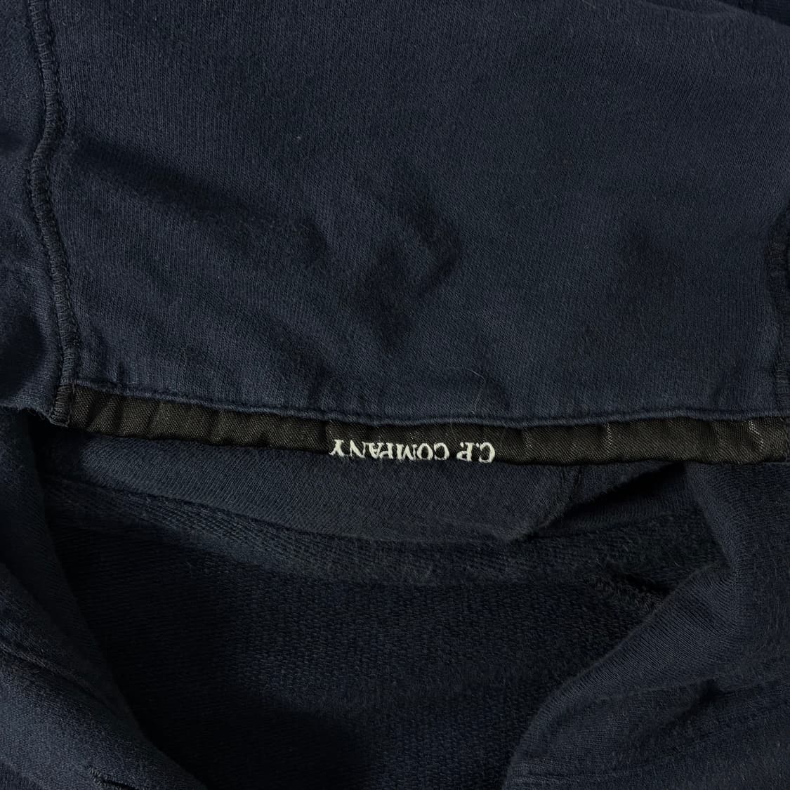 C.P. Company  씨피 컴퍼니 라이트 플리스 후드집업   상품이미지4