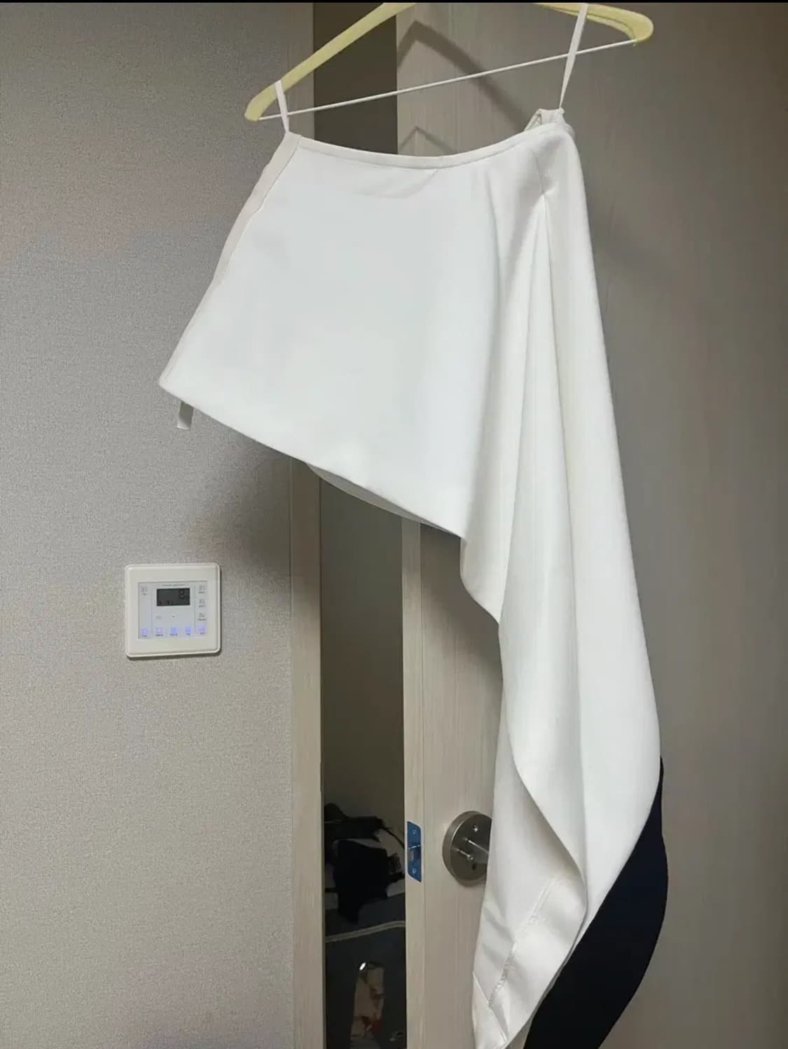 사카이 23ss 트레이닝스커트 상품이미지3