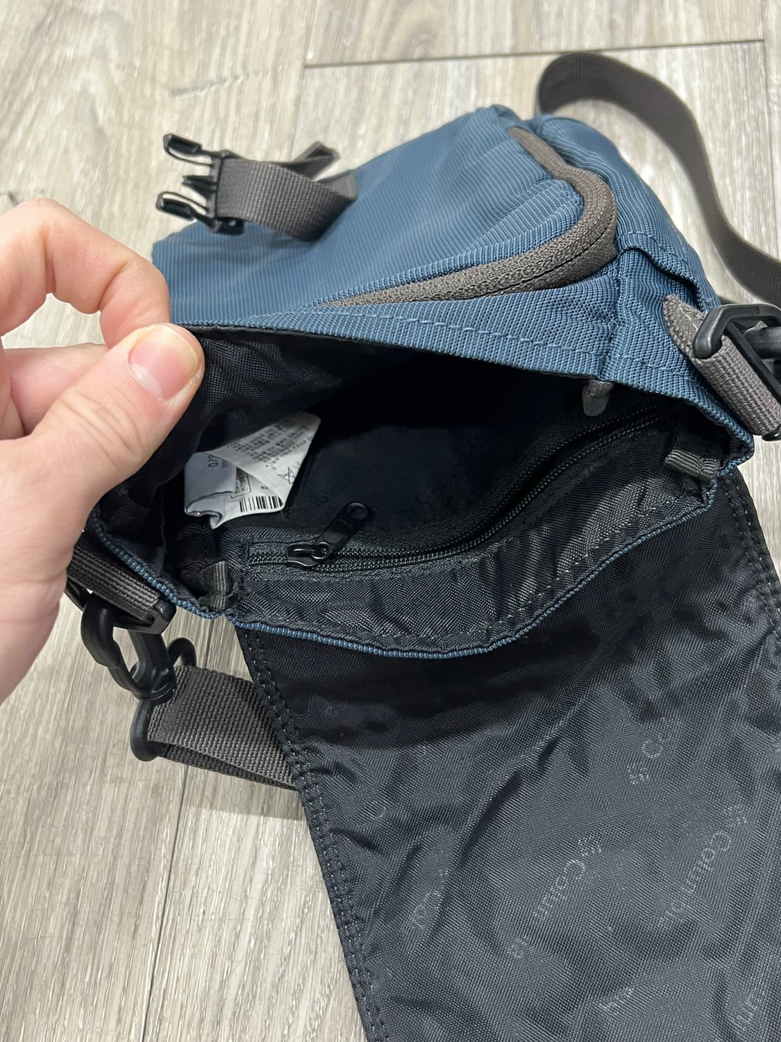 Columbia 컬럼비아 배색 크로스백 슬링백 상품이미지4