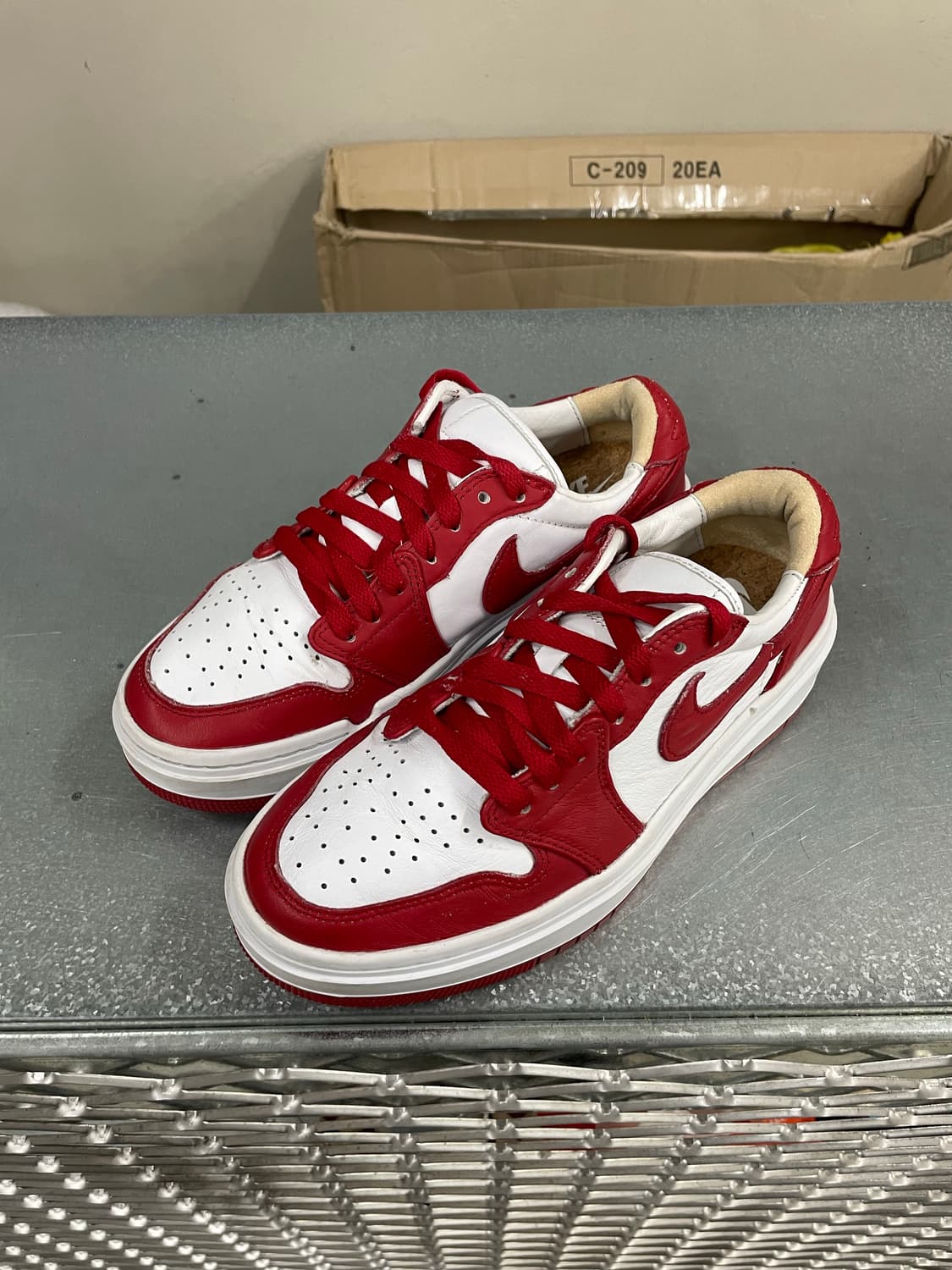 나이키 조던1 엘리베이트 로우 우먼스 레드 240 상품이미지2