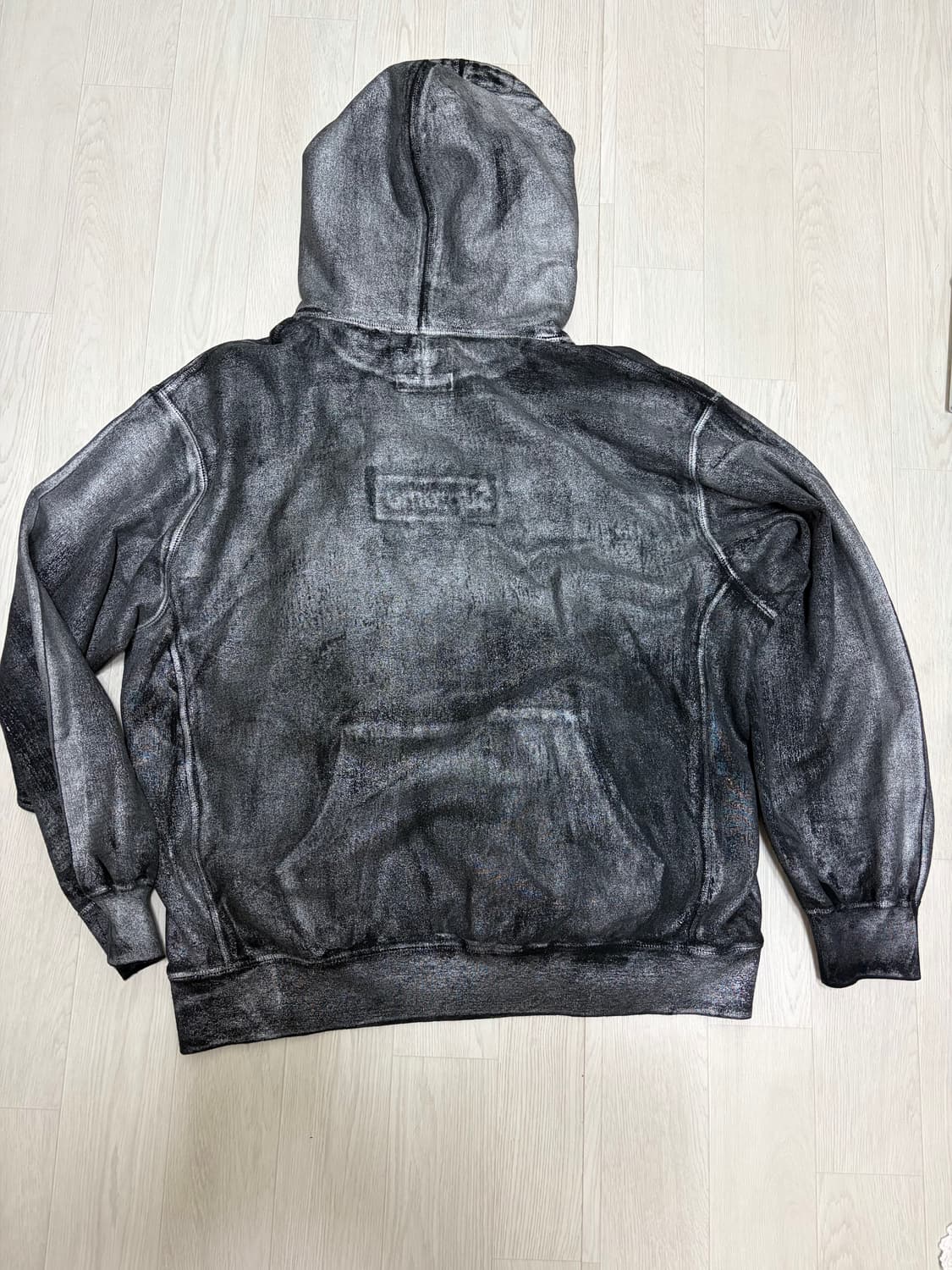 슈프림 x MM6 메종 마르지엘라 포일 로고 후드 스웻셔츠 블랙 24ss 상품이미지2