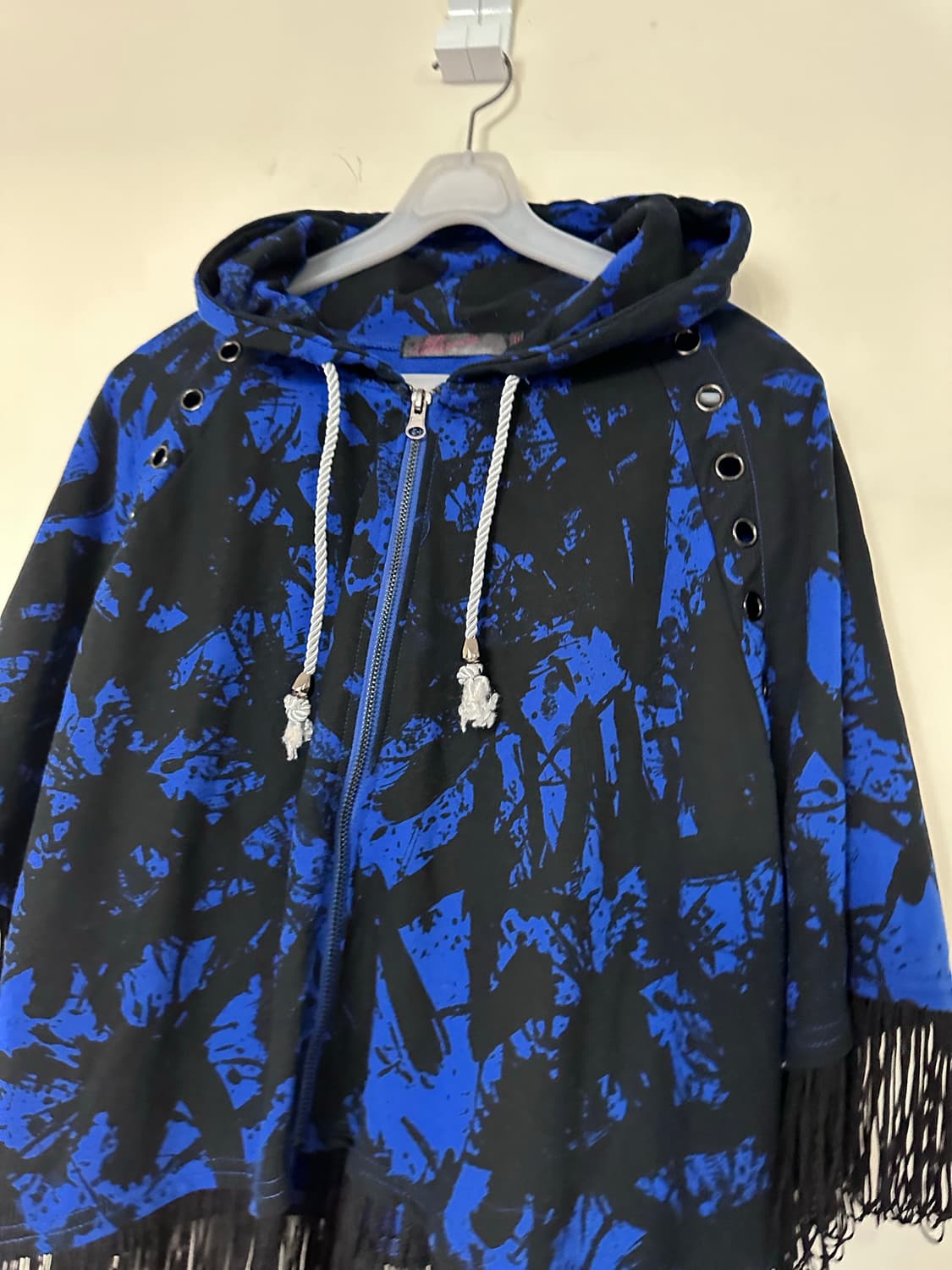 tassel detail hood zip-up 상품이미지4