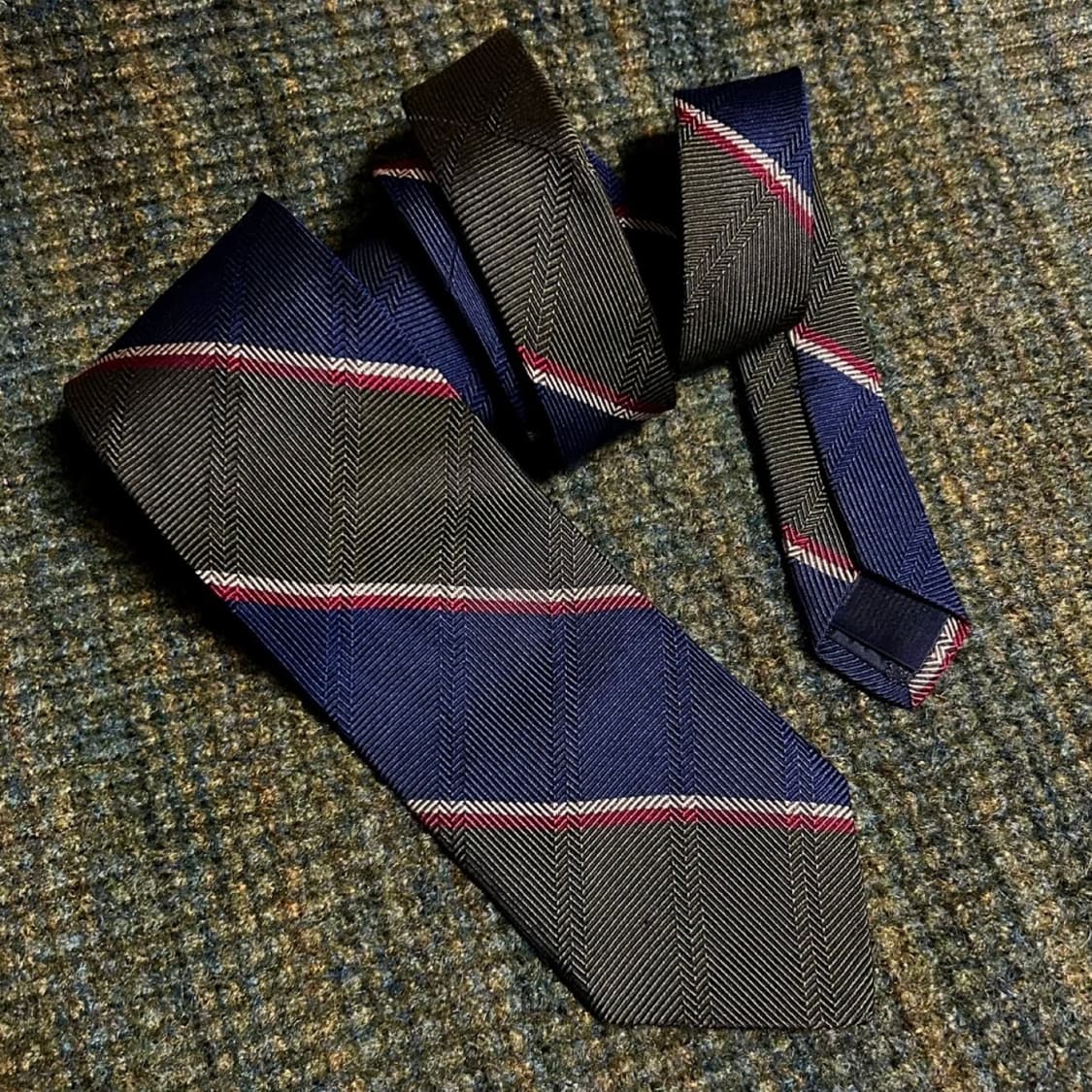 브룩스 브라더스x위대한 개츠비_레지멘탈 넥타이 상품이미지1