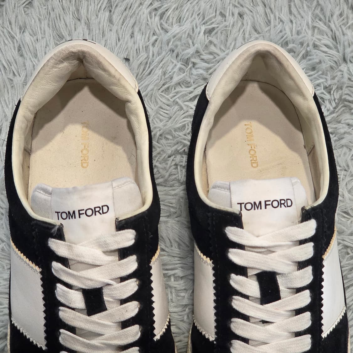 1a-1:톰 포드 블랙 & 화이트 스웨이드 레더 스니커즈(240mm)
 상품이미지7