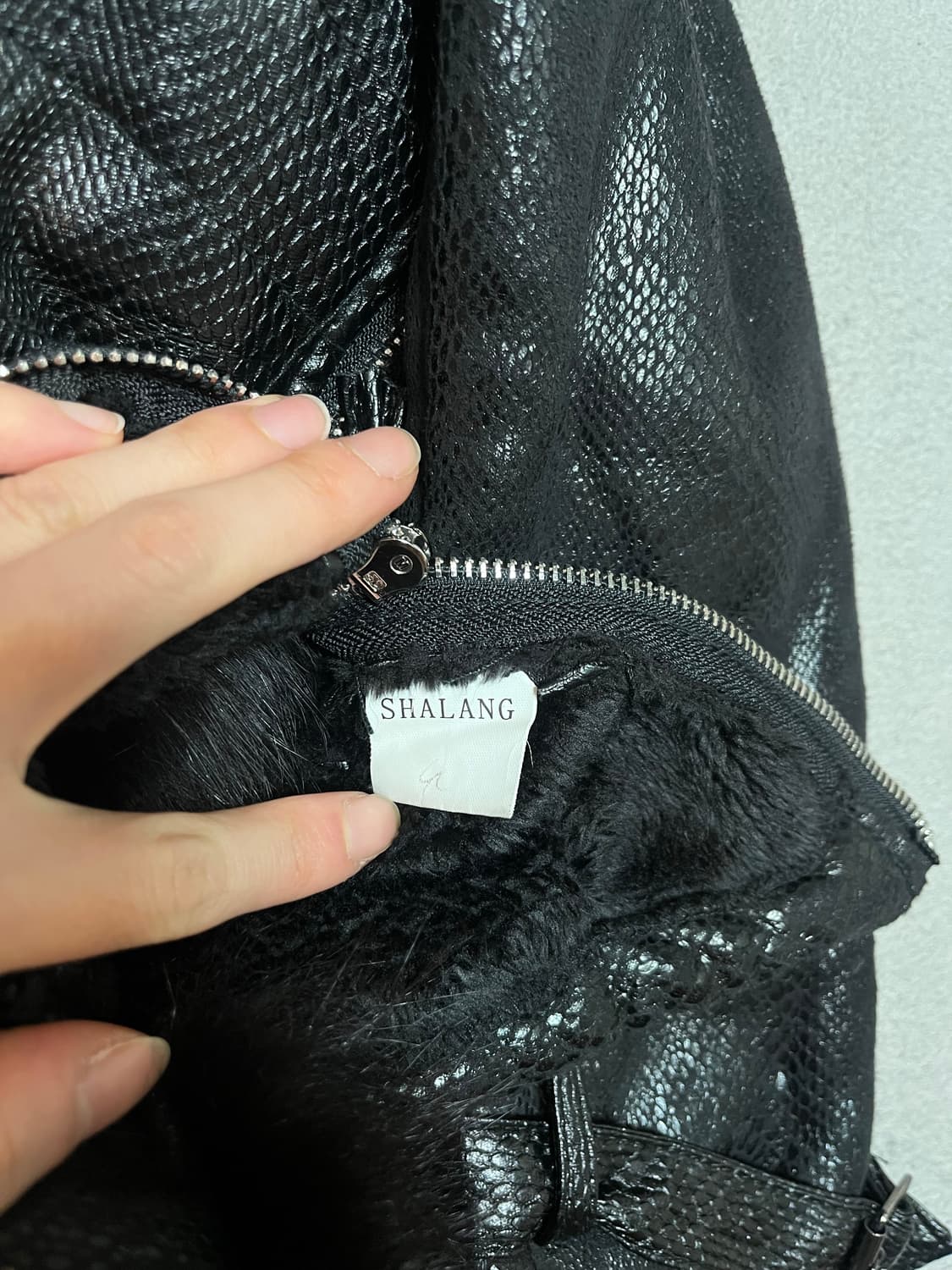 Shalang 파에톤 지퍼 디테일 무스탕 자켓 상품이미지9