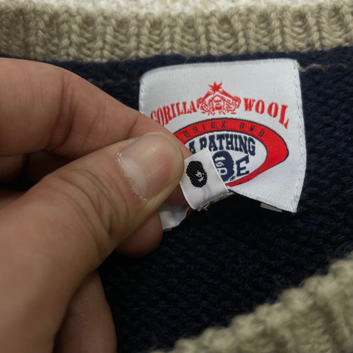 베이프 Bape 고릴라 울 크루넥 니트 네이비 베이지 상품이미지4