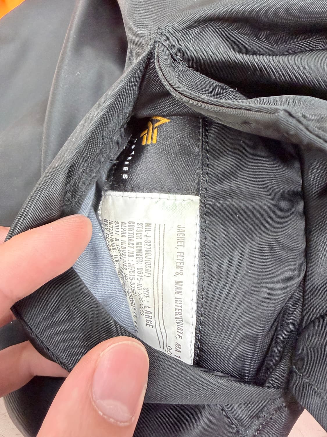 알파인더스트리 MA-1 블랙 플라이트 자켓 상품이미지9