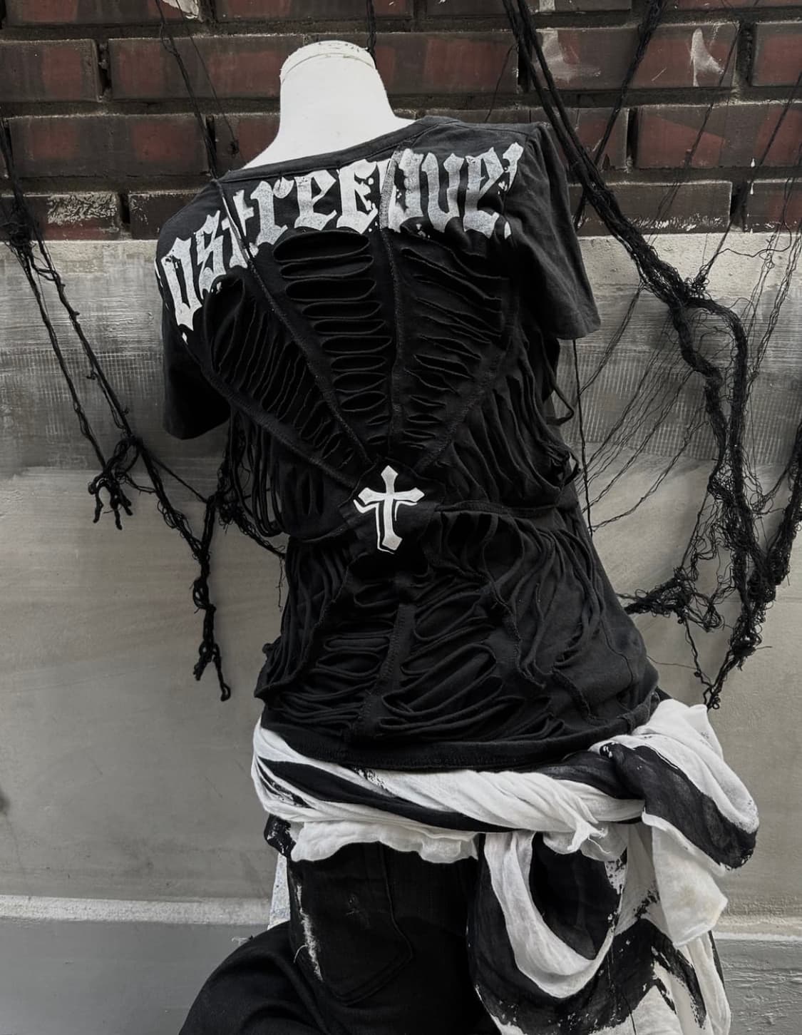 *rare* 2000s M.K.R 펑크 거미줄 데미지 딱붙 티셔츠 상품이미지4