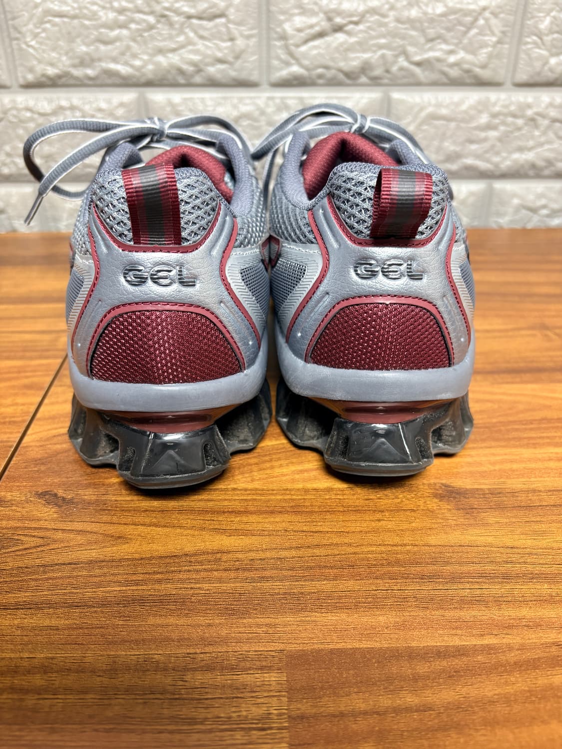 아식스 젤 퀀텀 키네틱 시트 락 다크 체리 275 상품이미지3