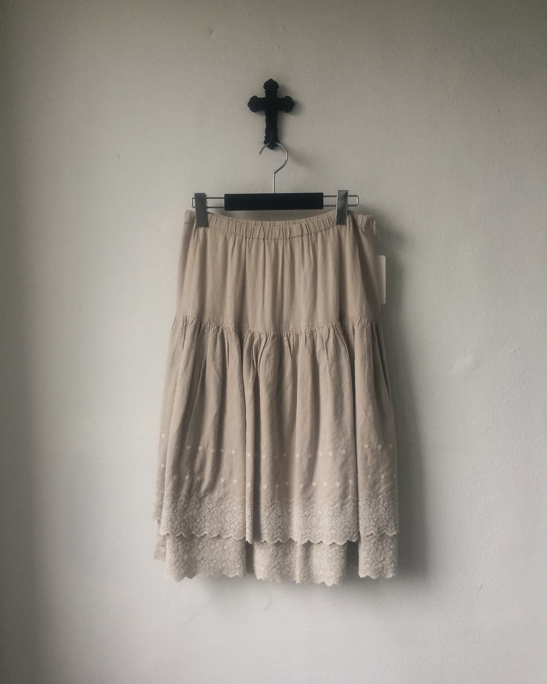Punching point midi skirt 상품이미지1