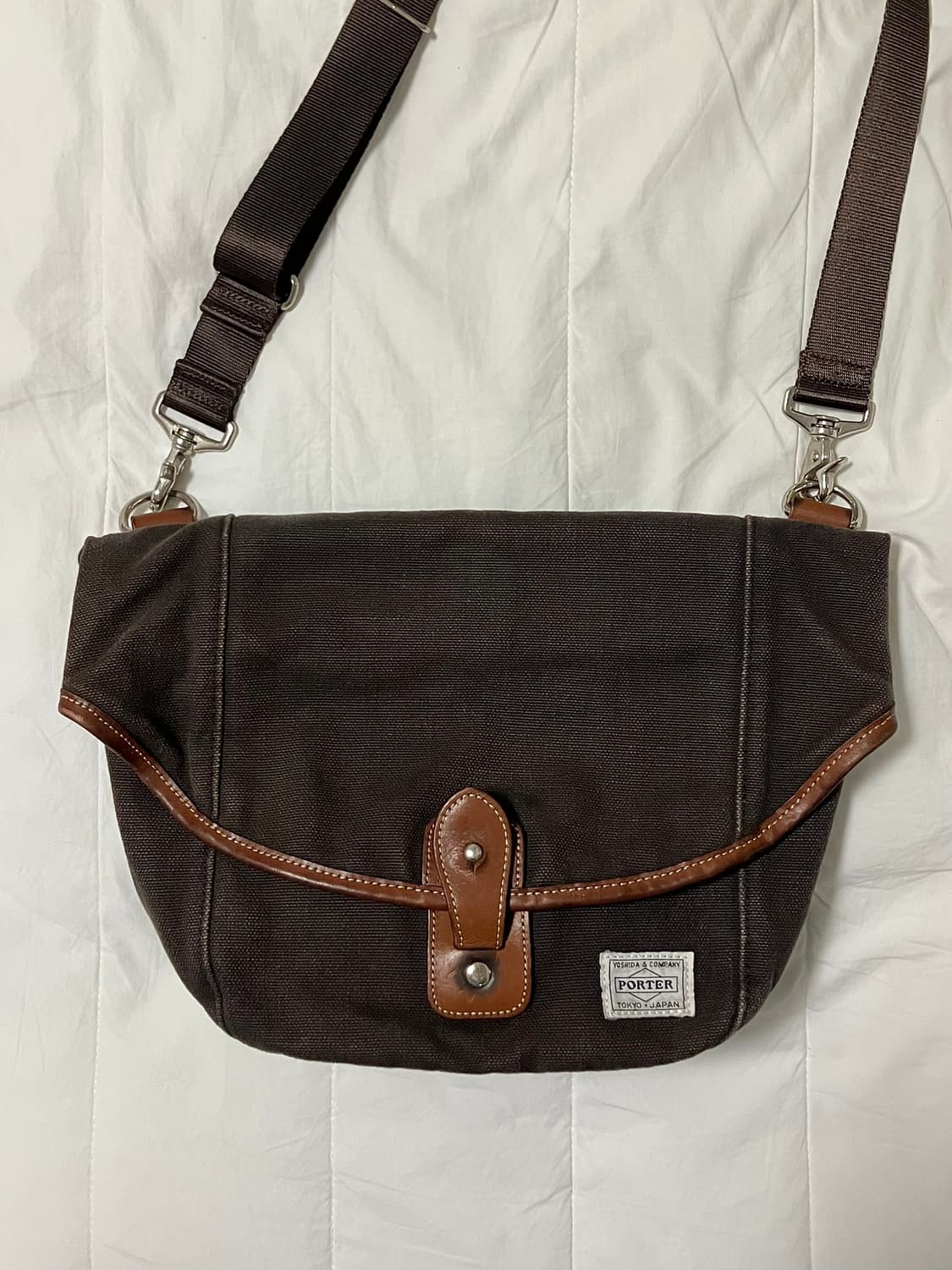 요시다포터 X 메디콤토이 콜라보 크로스백 상품이미지1