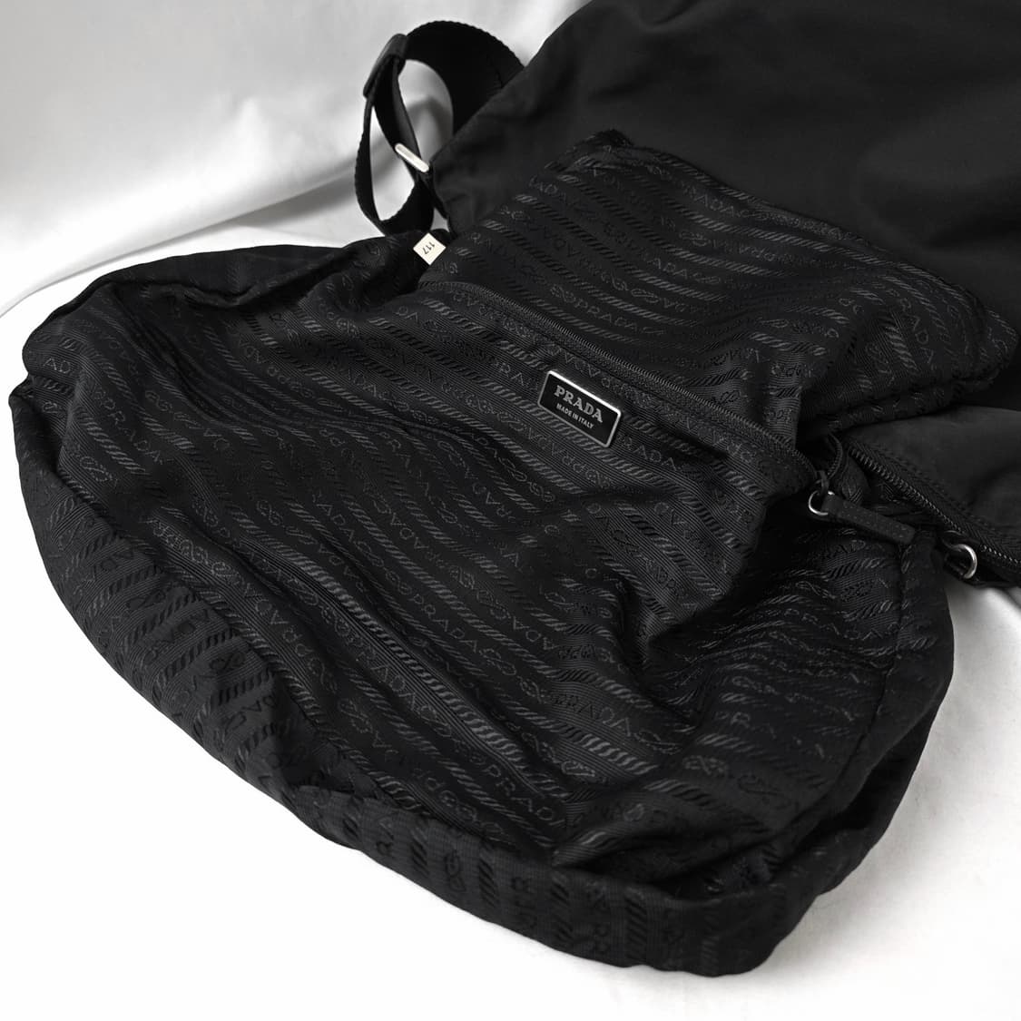 [정품 PRADA] 프라다 투지퍼 나일론 크로스백 숄더백 남녀공용 상품이미지8