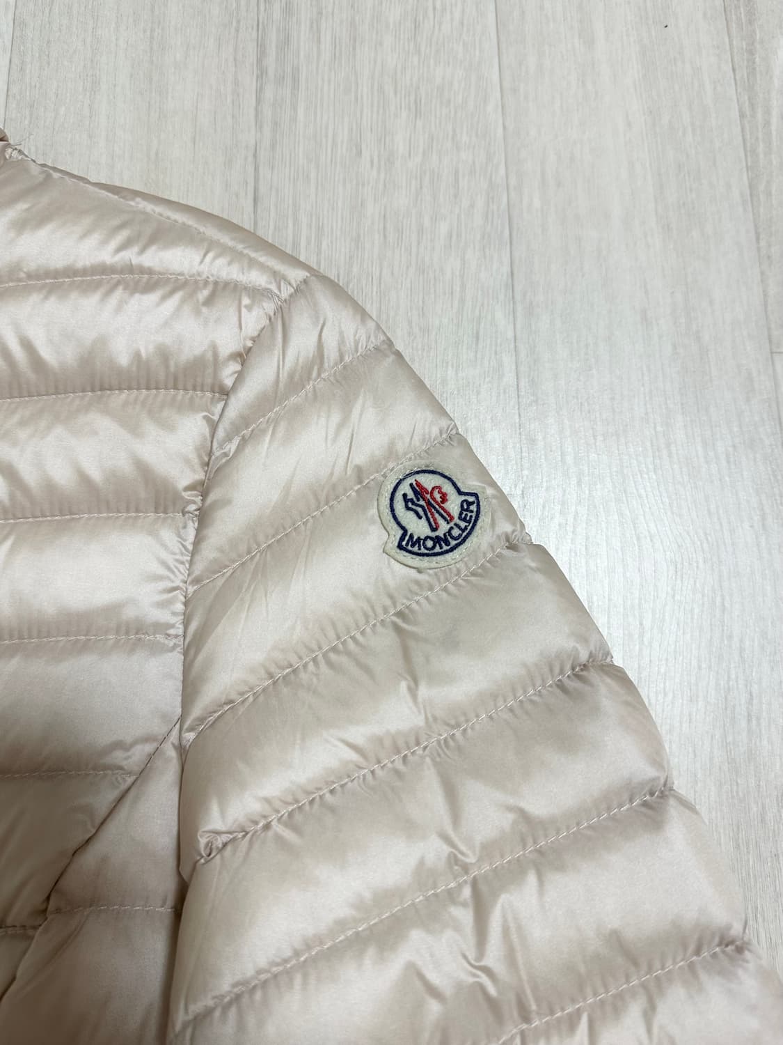 몽클레어 여성 경량패딩 상품이미지3