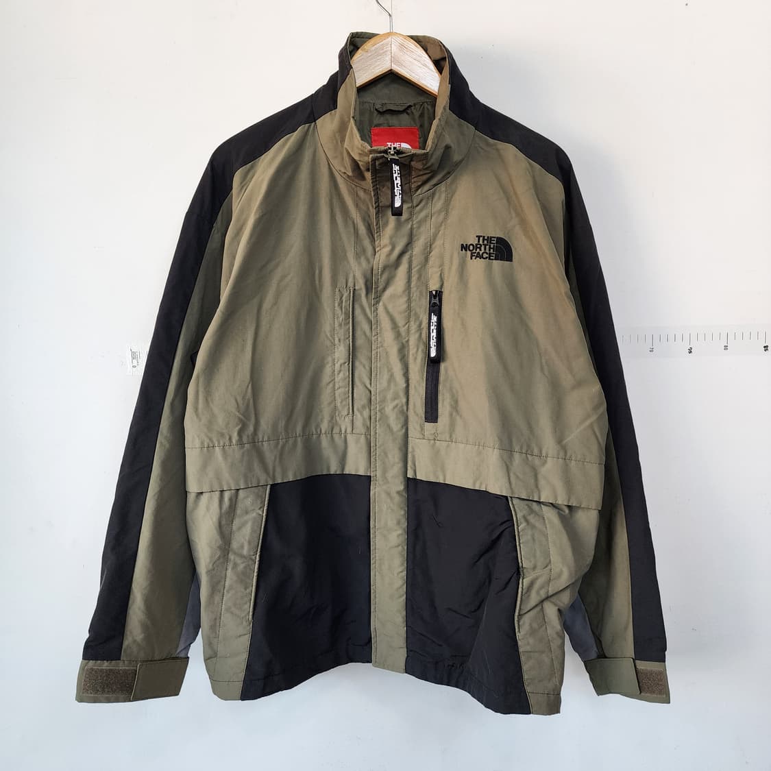 노스페이스 바람막이 점퍼 상품이미지1