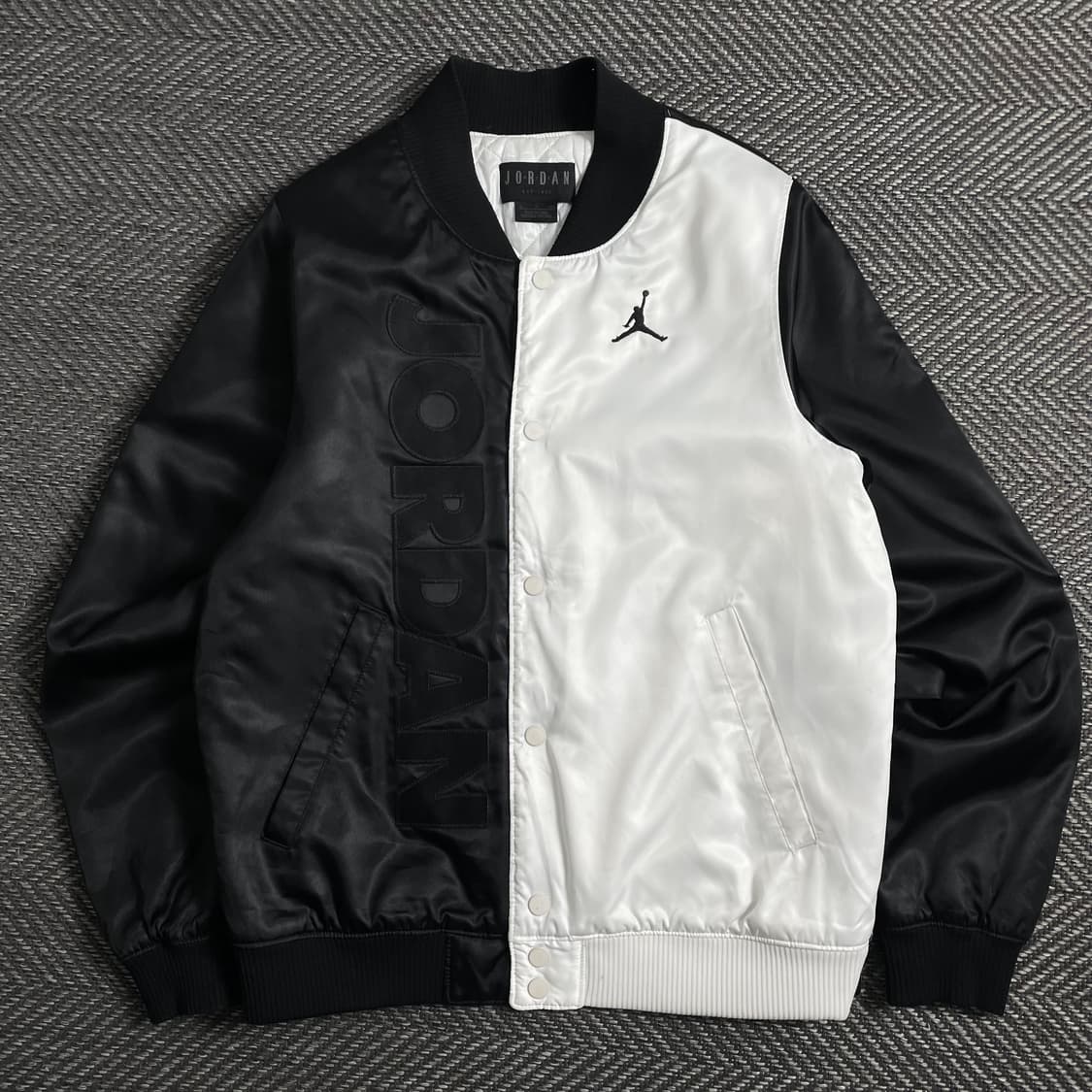 조던 에어조던 빅로고 사틴 바시티 점퍼y 4470 상품이미지2