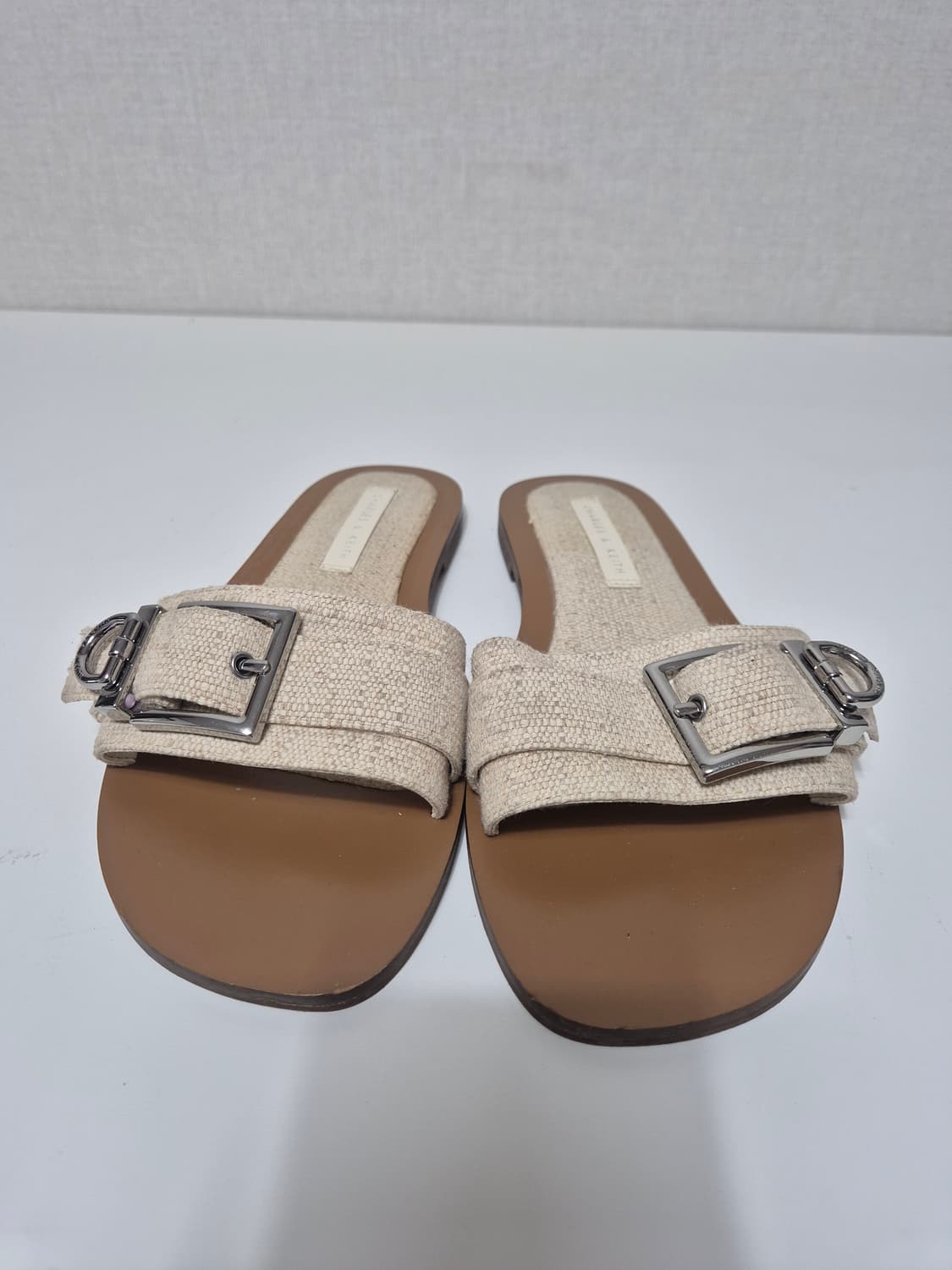 찰스앤키스 리넼 메탈릭버클 슬라이드 상품이미지1