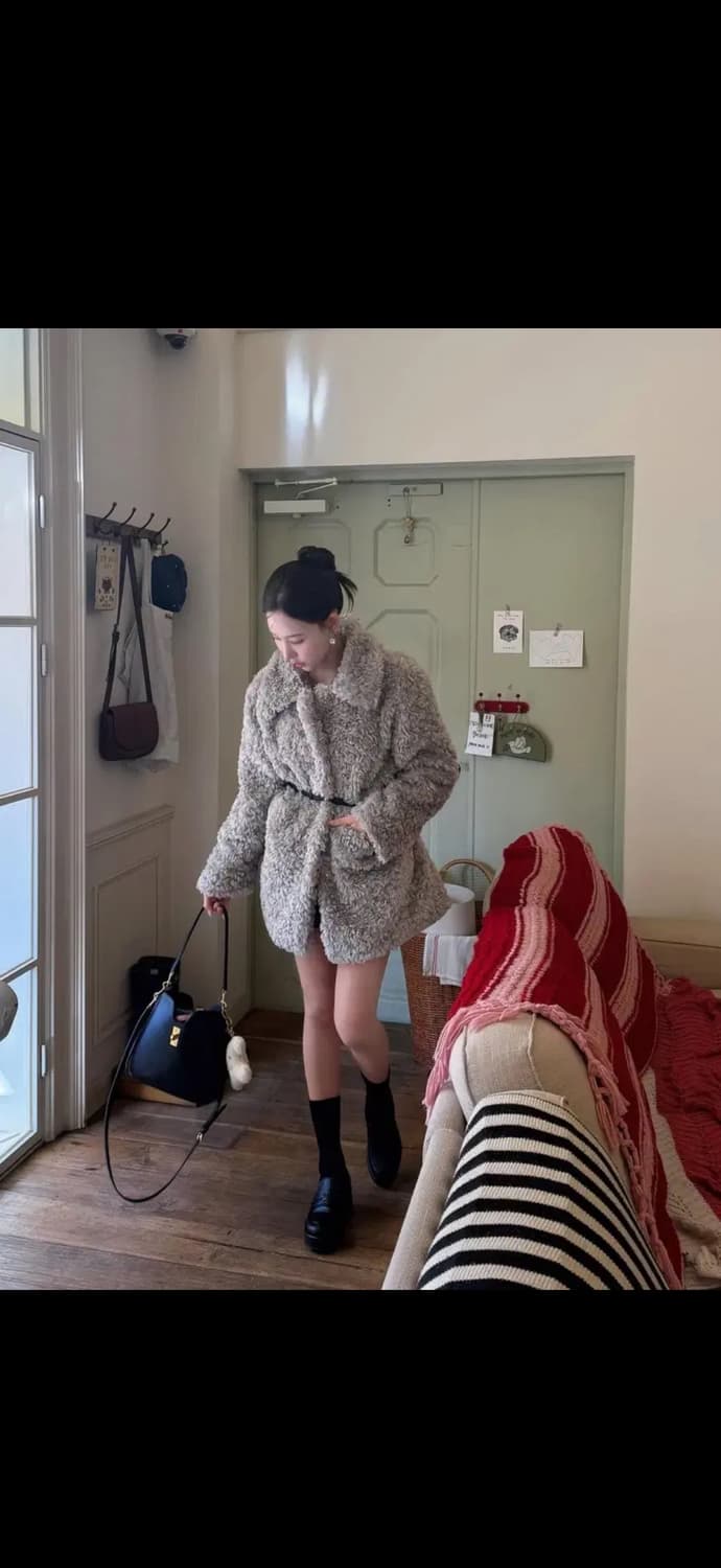 비터셀즈 컬리 카라 퍼 자켓 - 그레이 상품이미지3