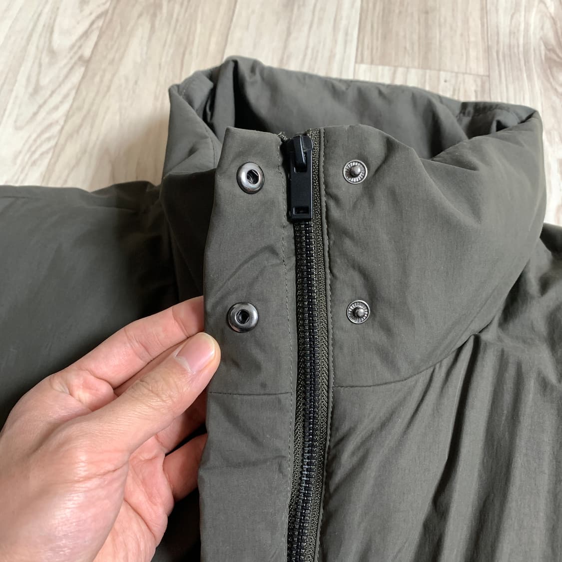 COS 덕다운 숏패딩 숏푸퍼 브라운 40 상품이미지4