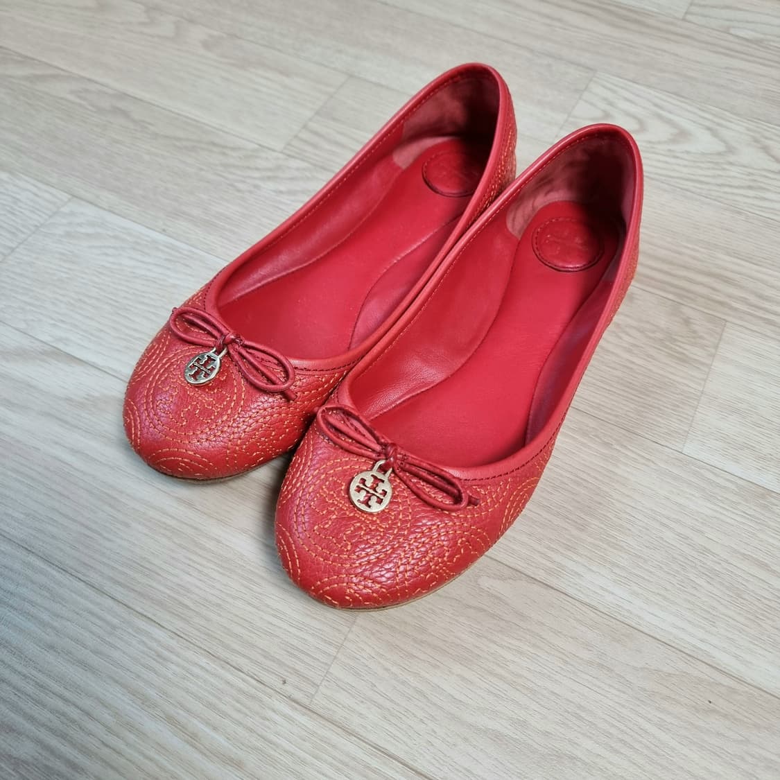 토리버치 퀼팅 레더 가죽 슈즈 단화 플랫 (240mm/7M) 상태굿 상품이미지1