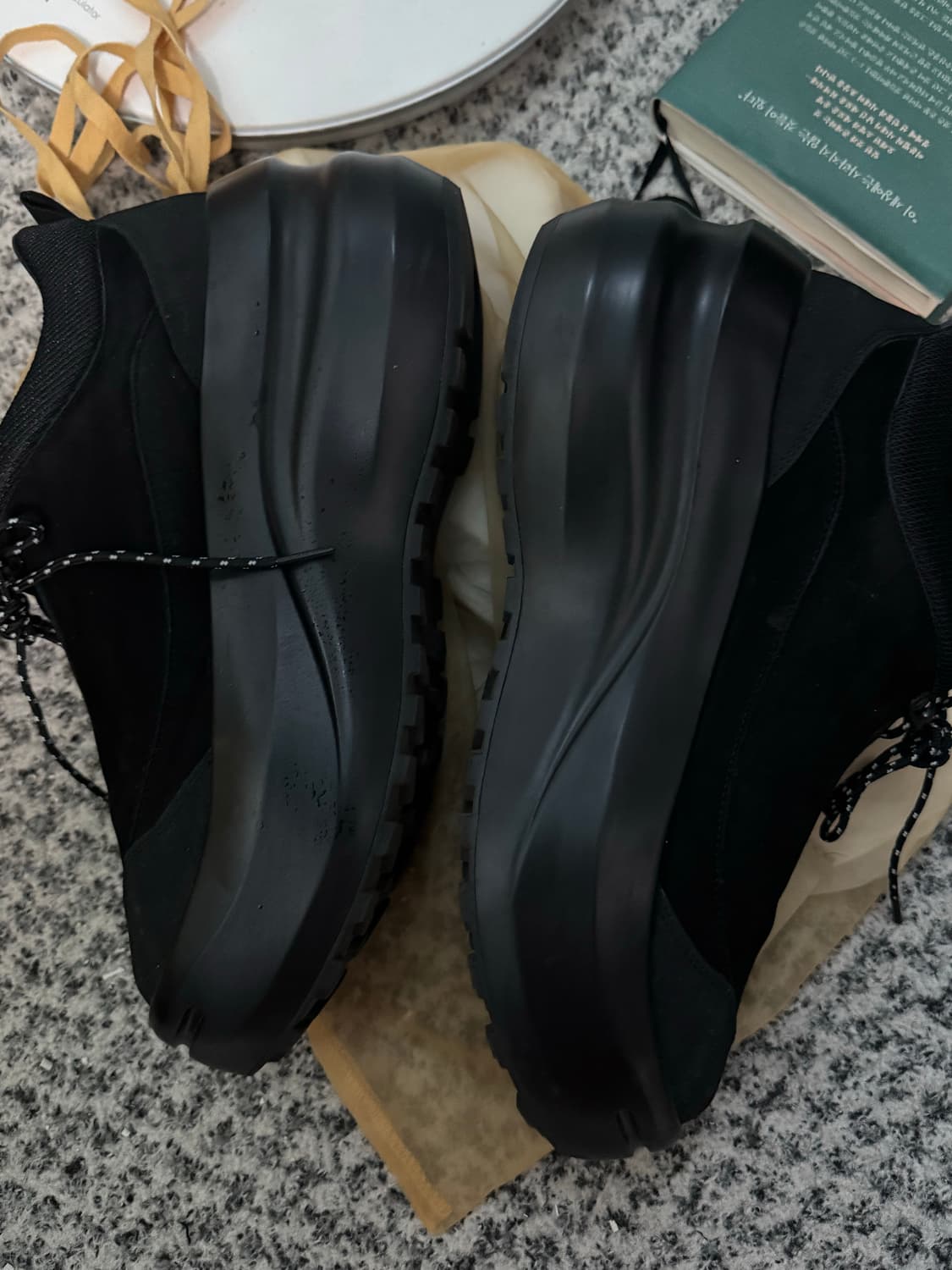 아카이브앱크 리본빛 플랫폼 스니커즈 370 (240) 상품이미지4