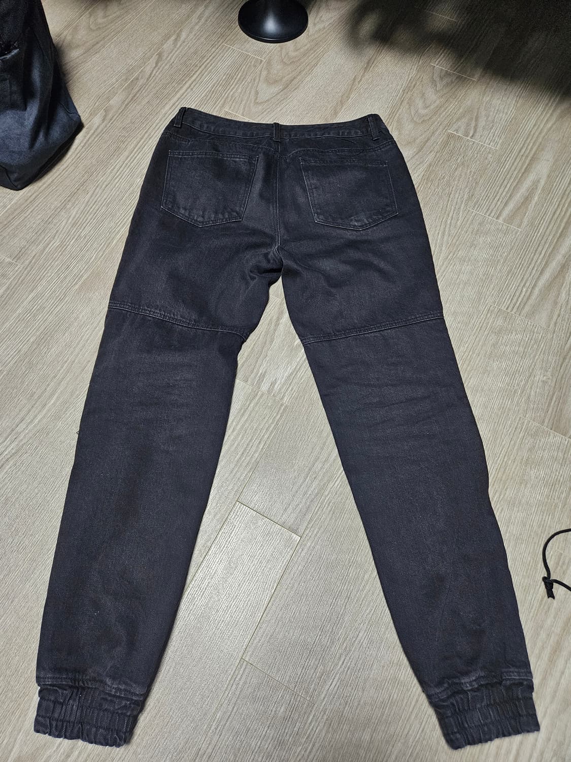 46)준지 블랙 무릎 지퍼 조거 팬츠 상품이미지2