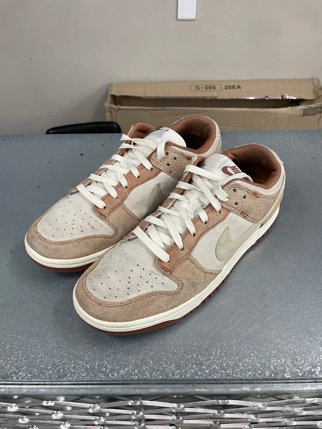 나이키 덩크 로우 프로 프리미엄 미디움 커리 280 상품이미지2