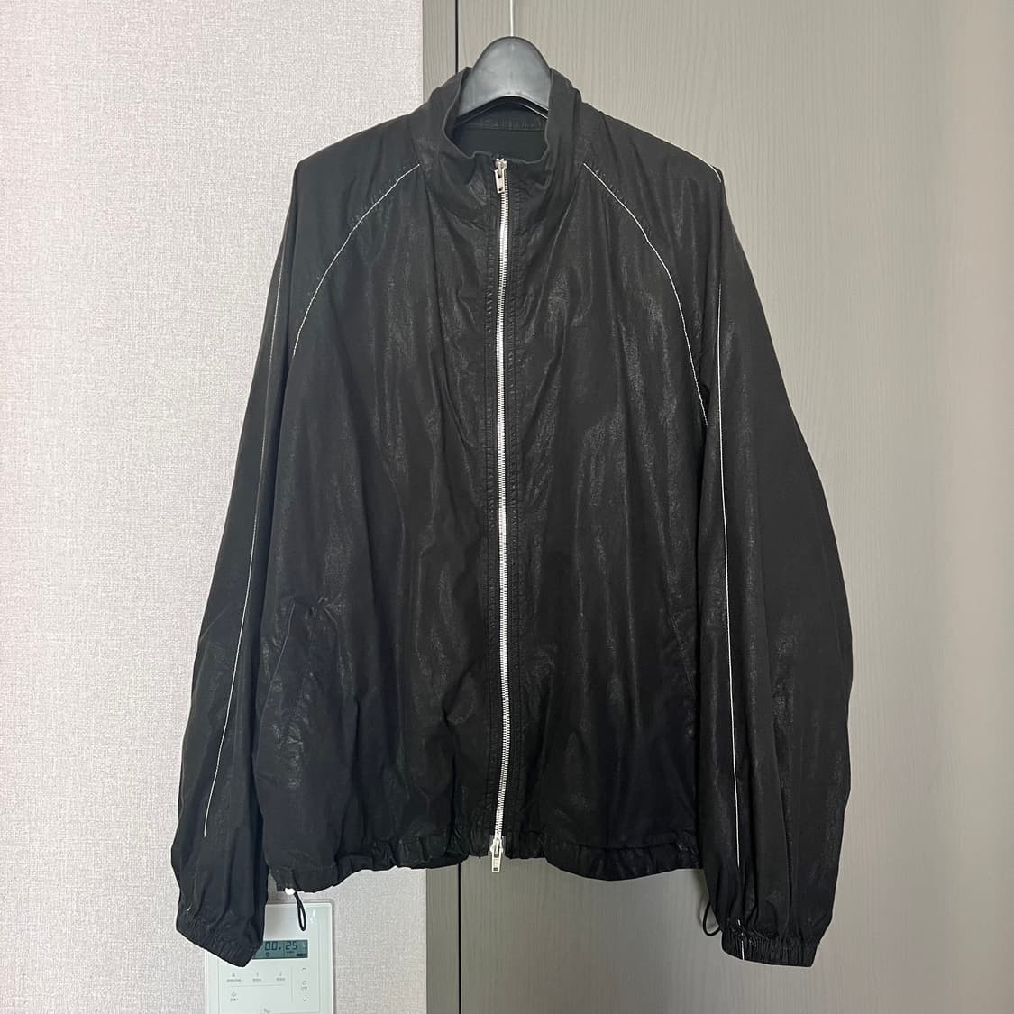 마뗑킴 코팅 점퍼 바람막이 블랙 상품이미지2