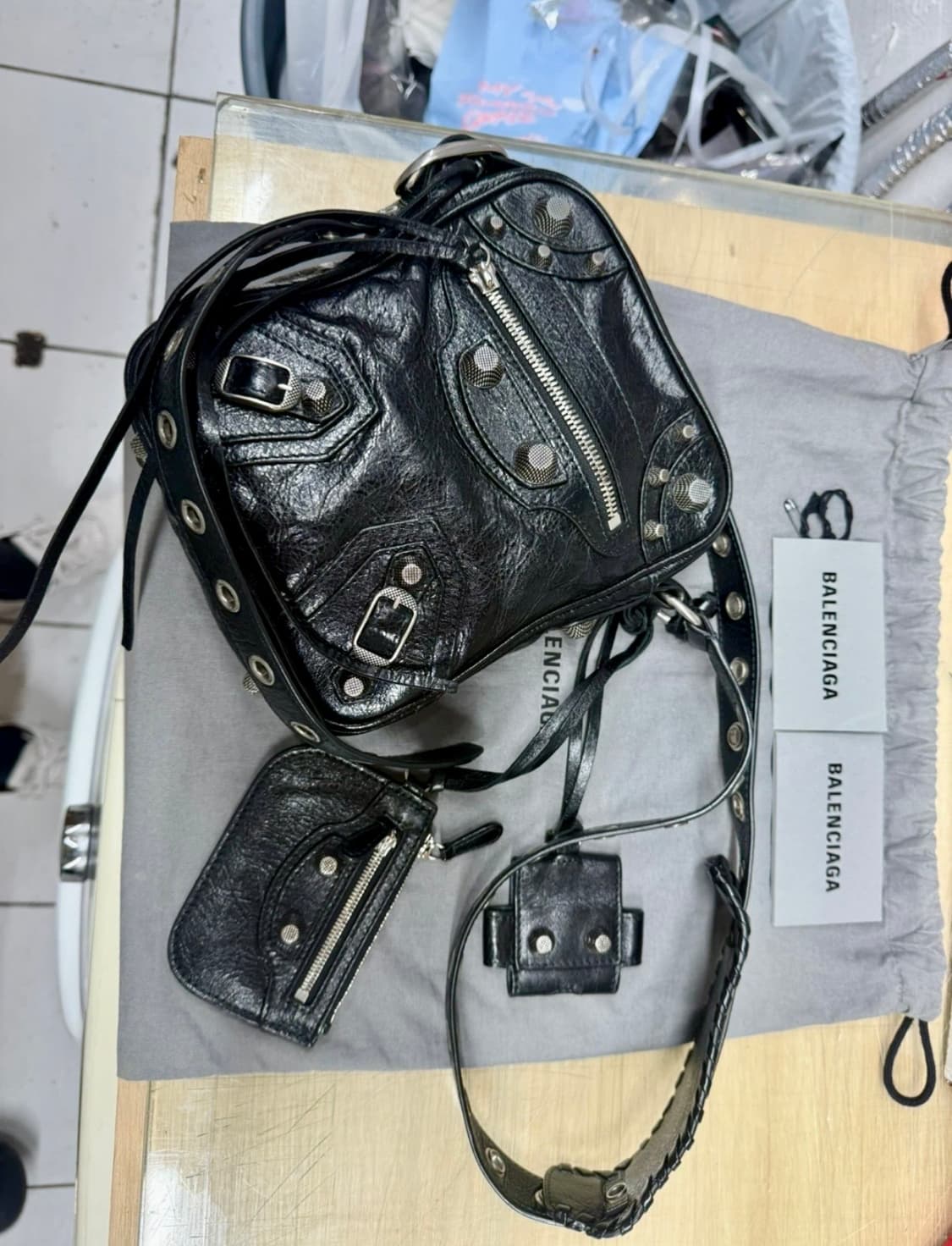 발렌시아가 르 카골 크로스바디백  상품이미지1