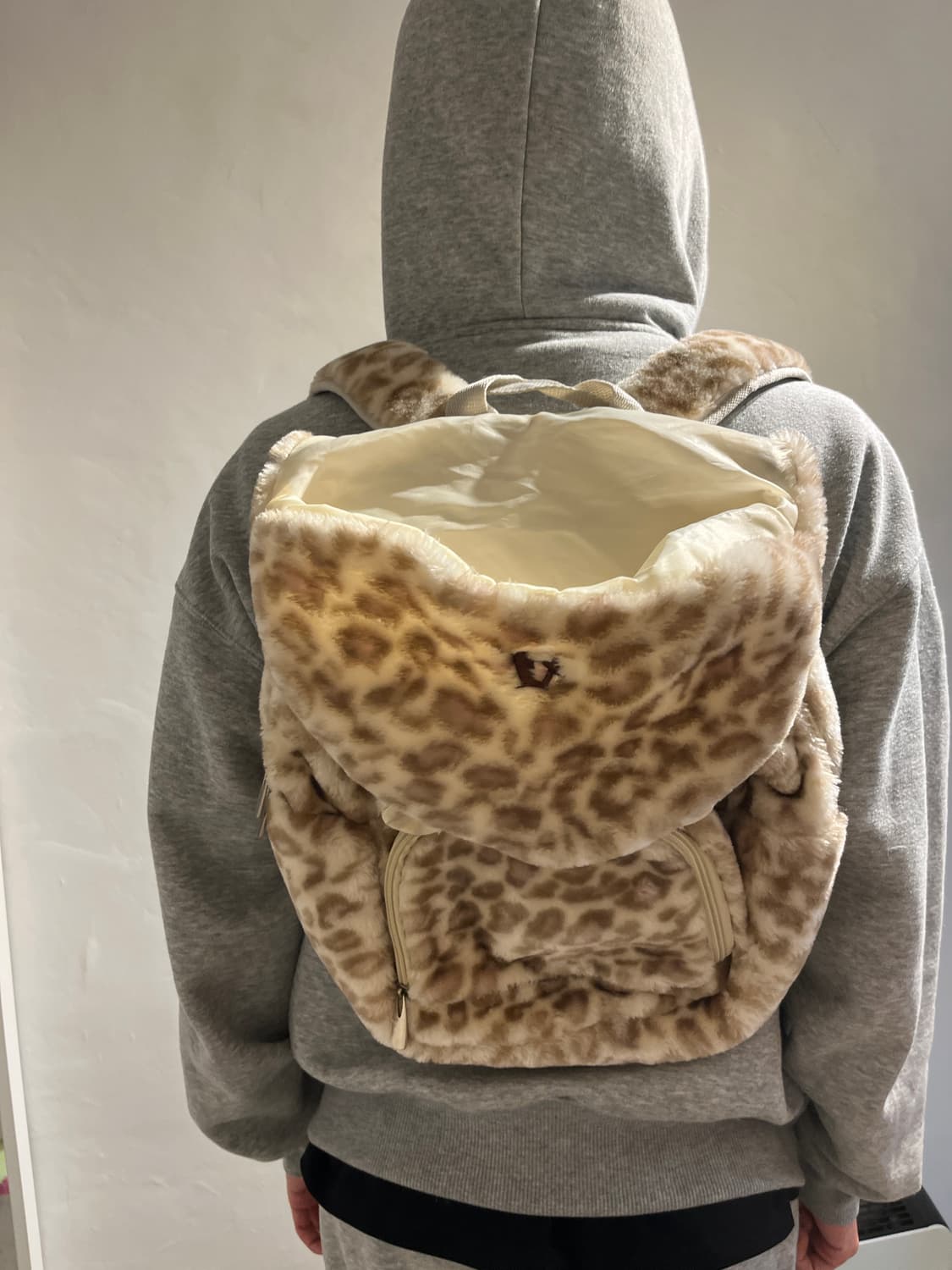 후드가 달린 호피무늬 털가방 〰 상품이미지3