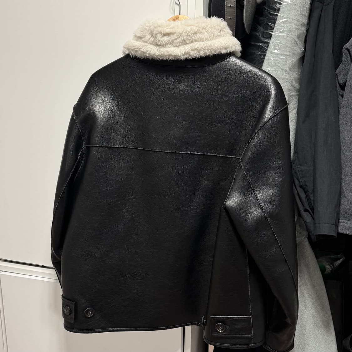 파사드패턴 빈티지 램스울 리버시블 무스탕 - 블랙 S 상품이미지6