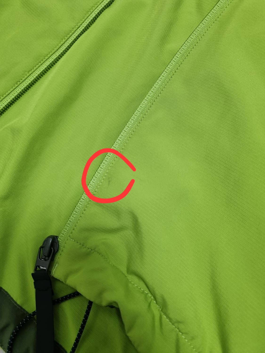 연두빛 경량 얇은 아디다스 바람막이 상품이미지3