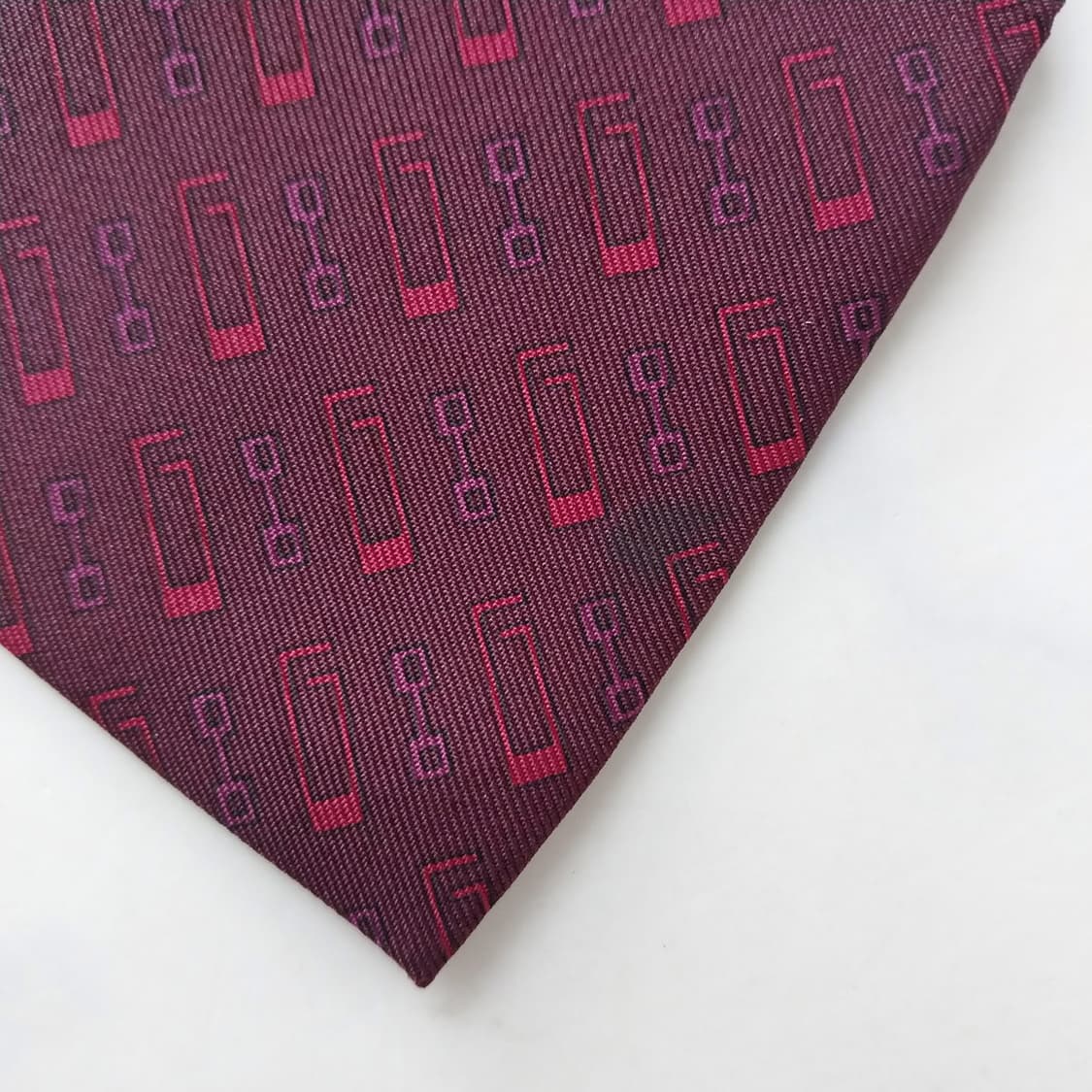 구찌 g로고 전체 패턴 넥타이 버건디 컬러 9.3cm A등급 K2620 상품이미지10