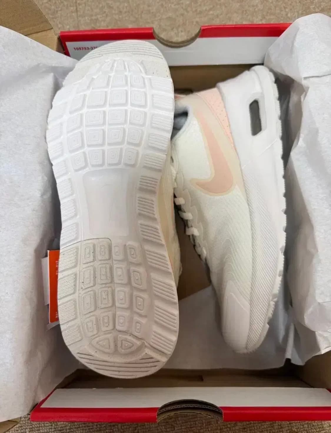 새상품) 나이키 에어맥스 누엑시스 운동화 235 상품이미지3