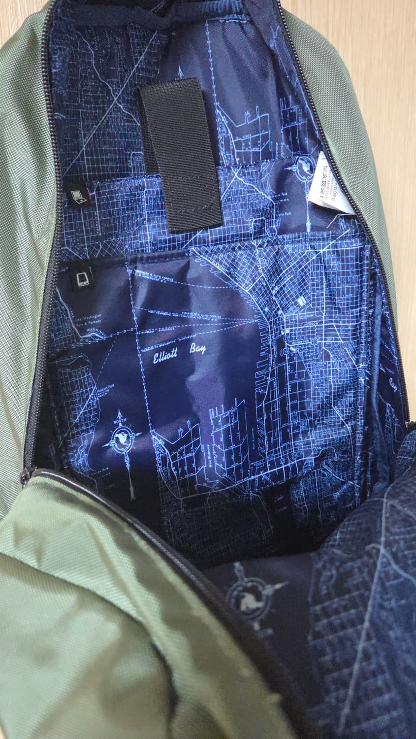 (착샷) 잔스포츠 라이트백 백팩 스웨이드 그린 상품이미지7