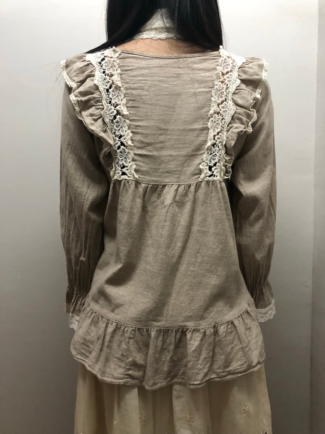 빈티지 베이지 프릴 블라우스 상품이미지5