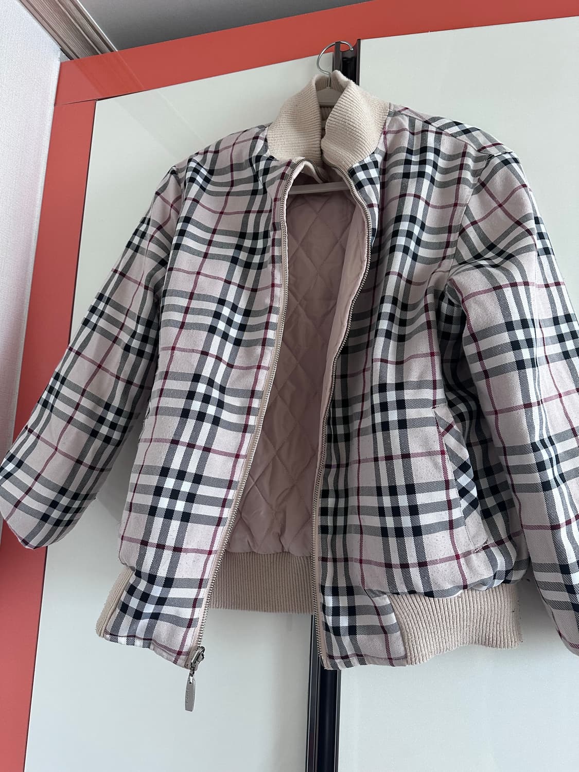 버버리 퀼팅 패딩 리버서블 m 상품이미지5