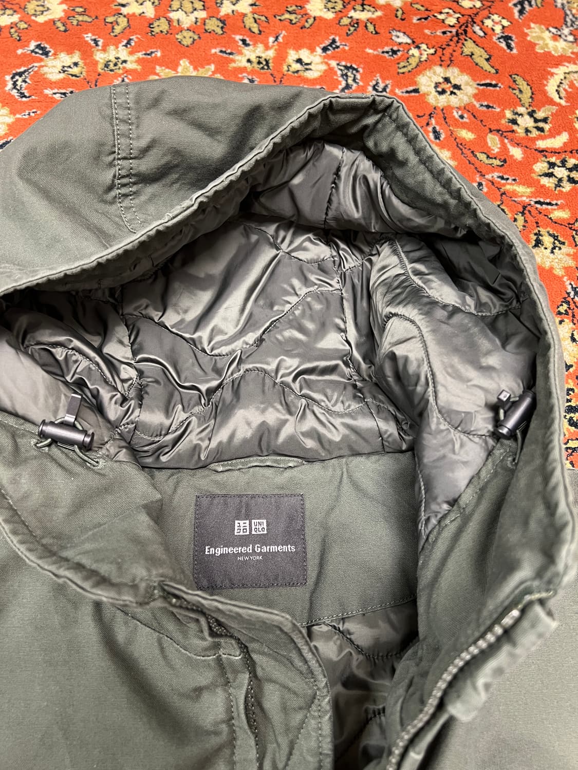 [L] 유니클로 x 엔지니어드 가먼츠 야상 파카 올리브 그린 상품이미지4