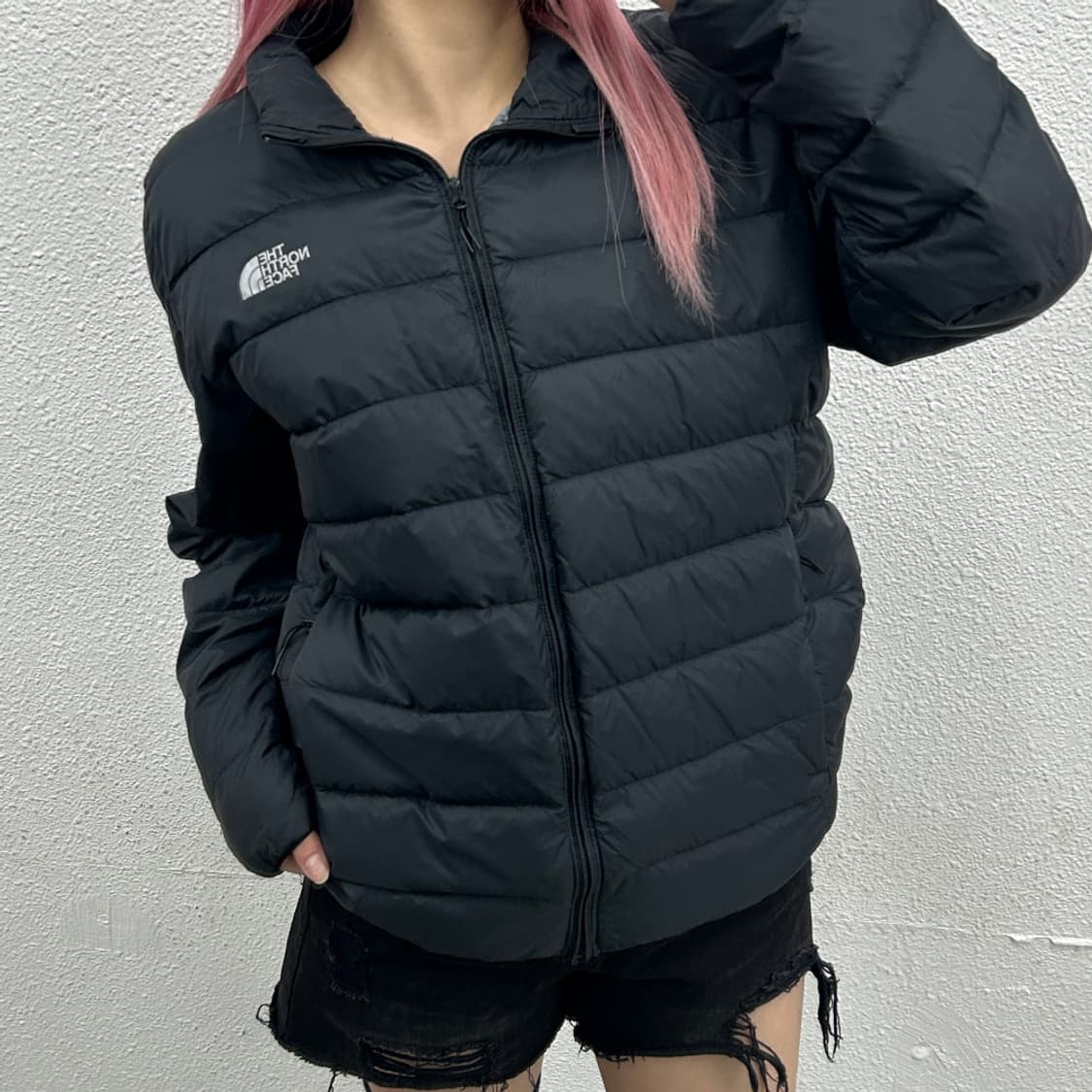 노스페이스 로고 블랙 경량패딩 100 상품이미지1