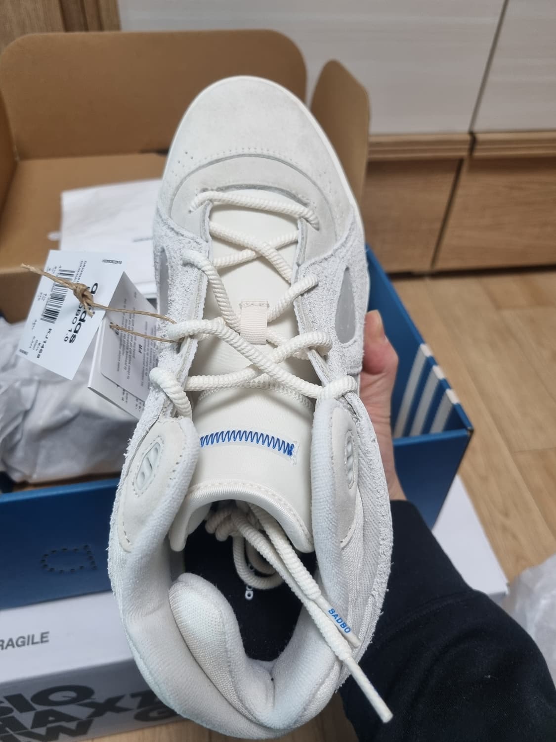 아디다스 x 배드 버니 배드보 1.0 초크 화이트 토크
270 상품이미지8