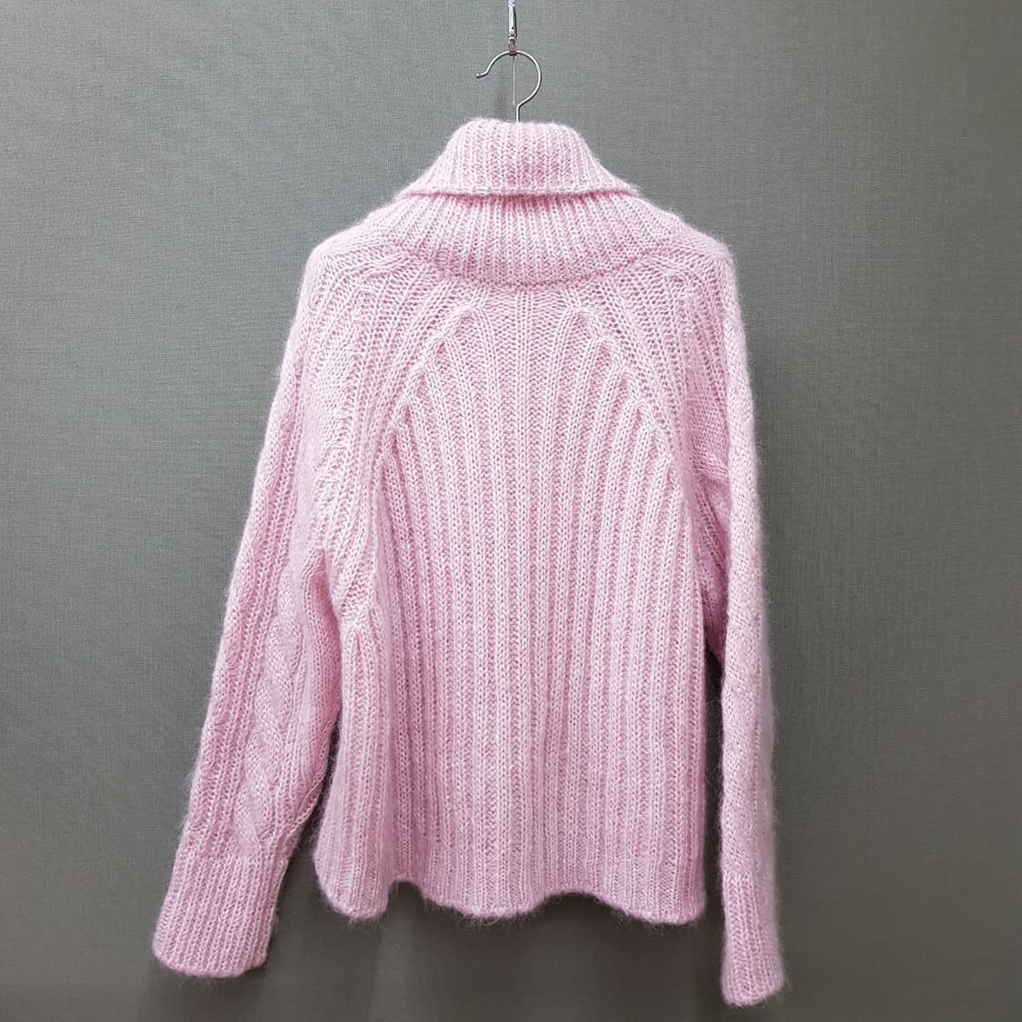 세실리에 반센 핑크 모헤어 실크 터틀넥 니트 xs-s사이즈 상품이미지5
