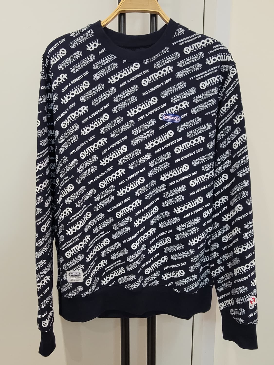 아웃도어 프로덕츠 올오버 프린팅 스웨트셔츠 맨투맨 M사이즈 상품이미지1