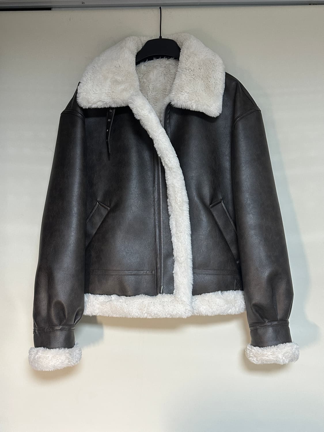 (XL) 론트 깡스타일리스트 810 비건 레더 무스탕 브라운 아이보리 상품이미지1