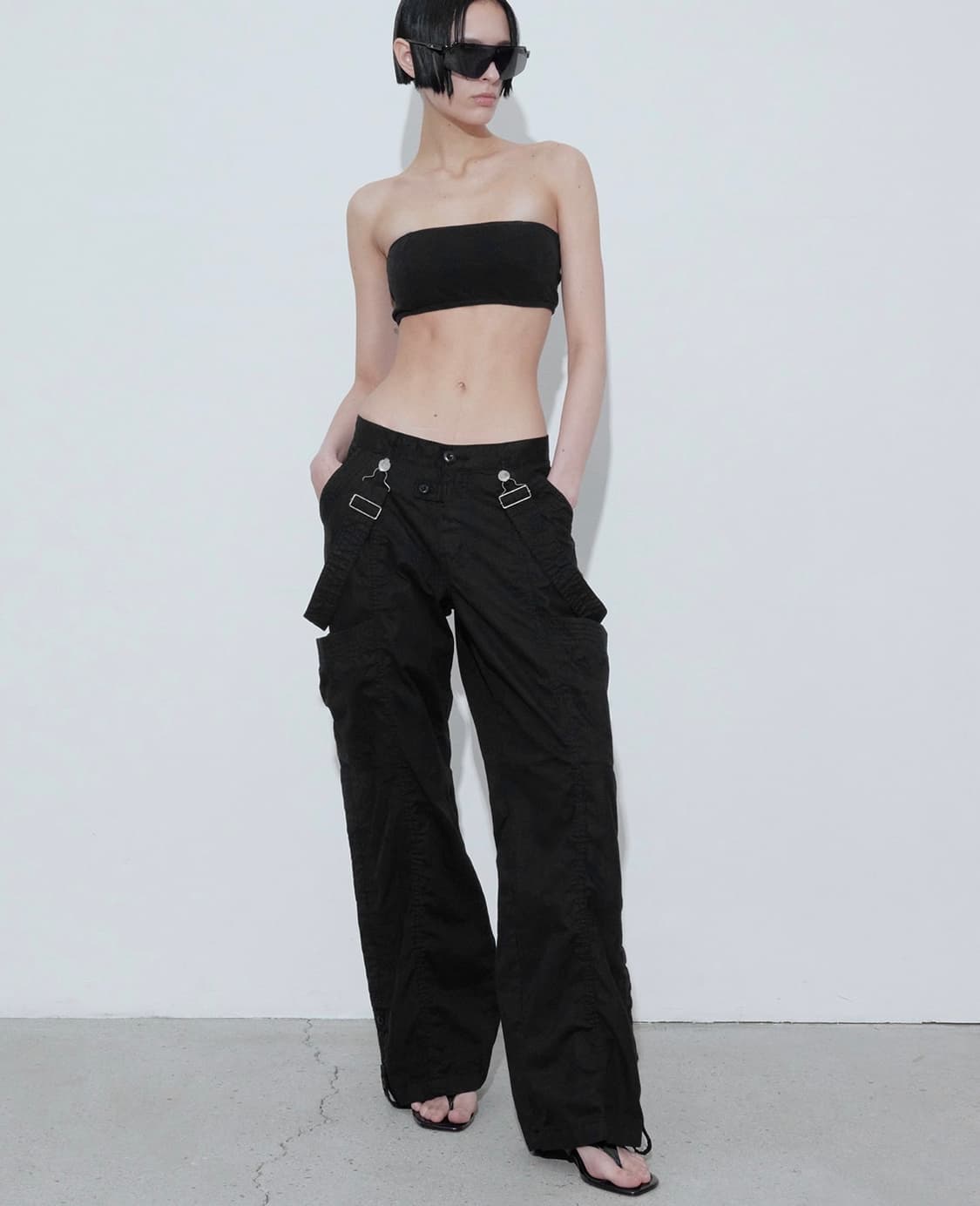 보헤미안서울 멜빵 카고 팬츠 블랙 상품이미지3