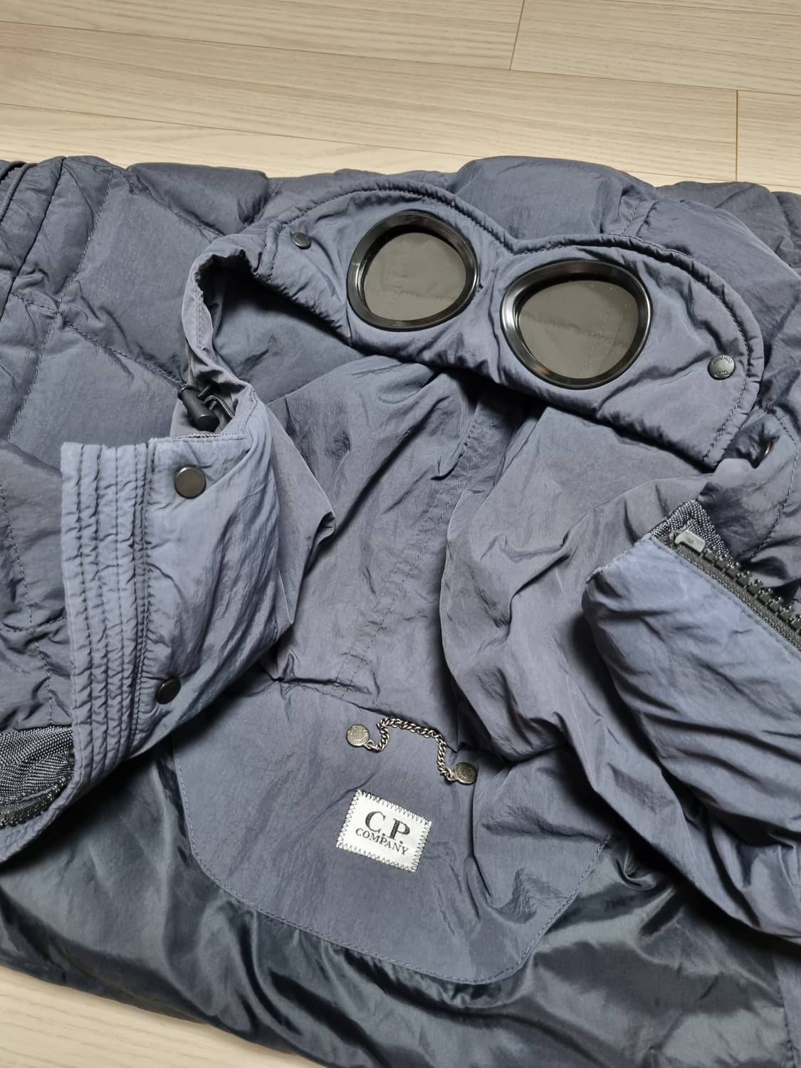 cp컴퍼니 고글 패딩조끼 상품이미지4