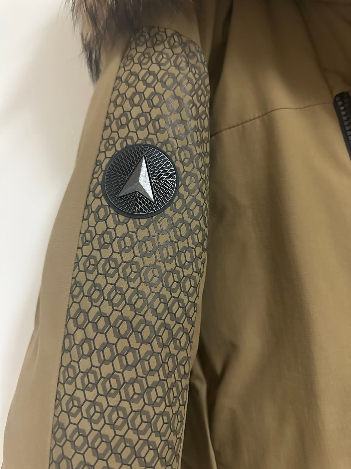 코오롱스포츠 Continuum (안타티카 상위버전) 패딩 판매합니다. 상품이미지6