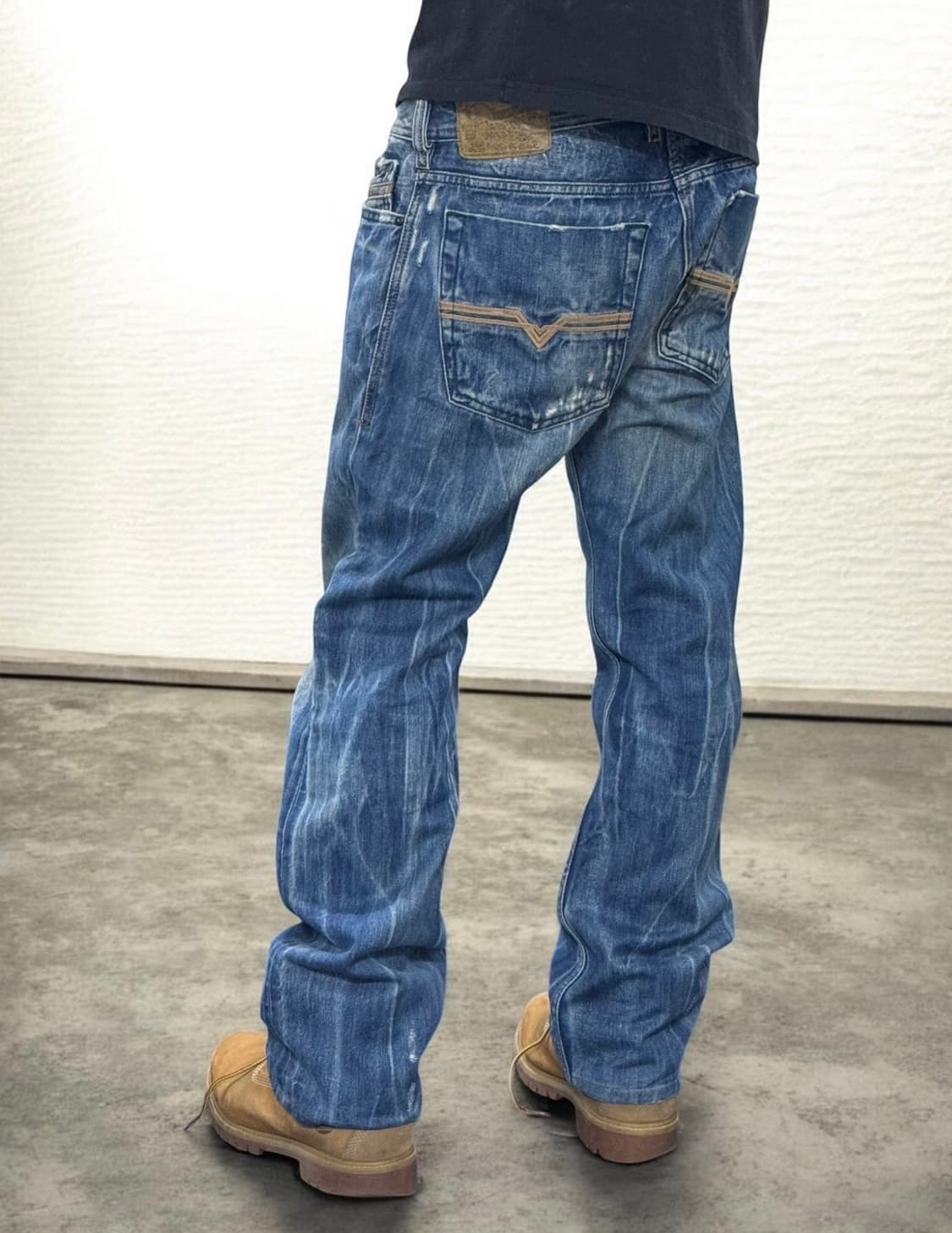 디젤 자티니 워싱 플레어 세미 부츠컷 데님팬츠 상품이미지3