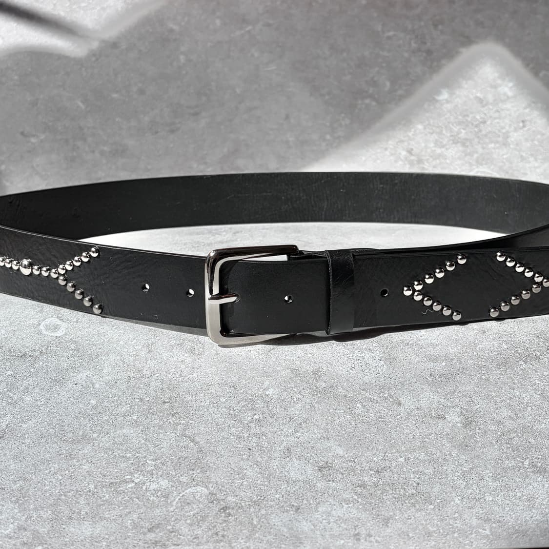 Oribell 애로우 스터드 장식 이탈리아 소가죽 벨트 블랙 상품이미지3